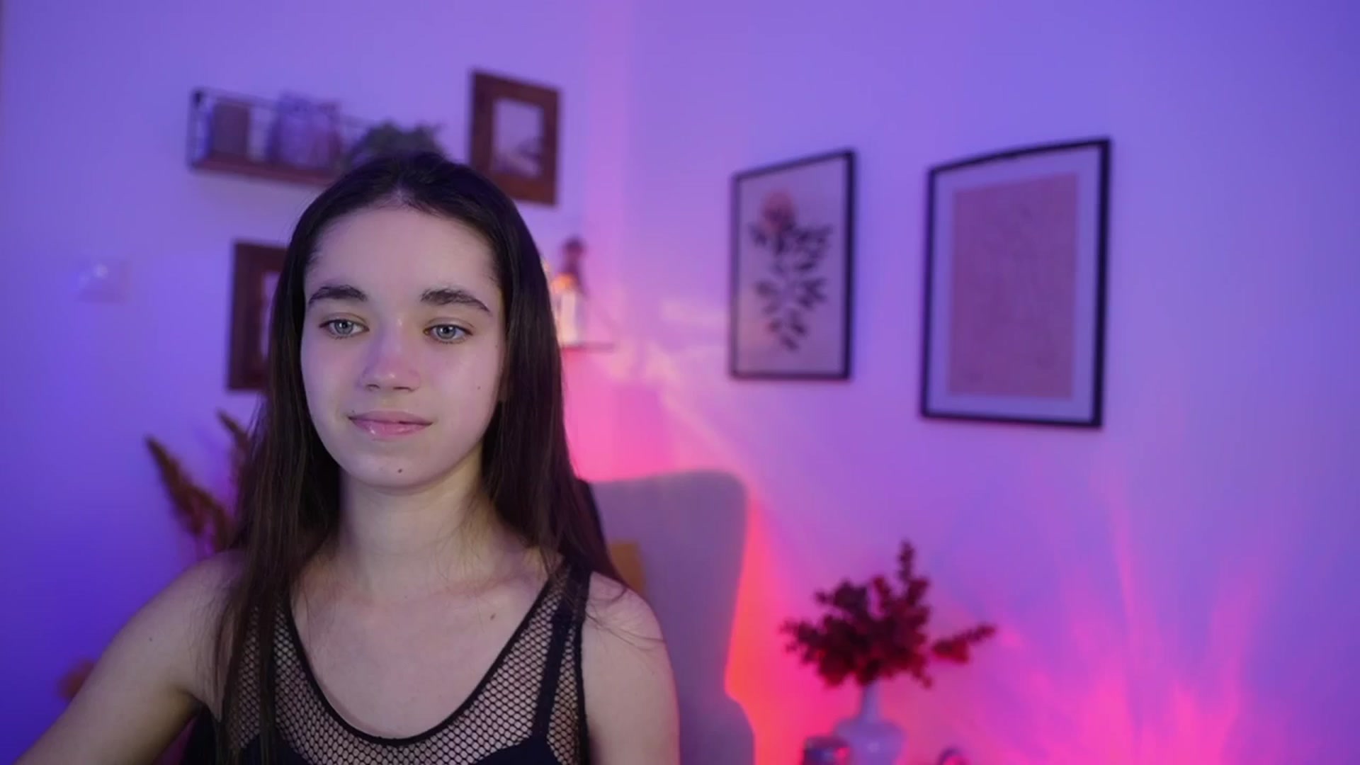 Gallery image thumbnail from Gia_Paige18's myfreecams stream on, 11/28/2025, 17:41 image 7 of 20
