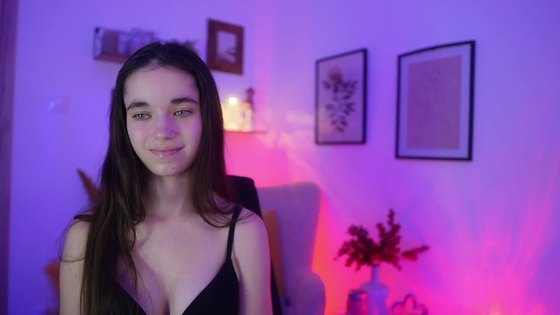 Gallery image thumbnail from Gia_Paige18's myfreecams stream on, 11/30/2025, 03:13 image 18 of 20