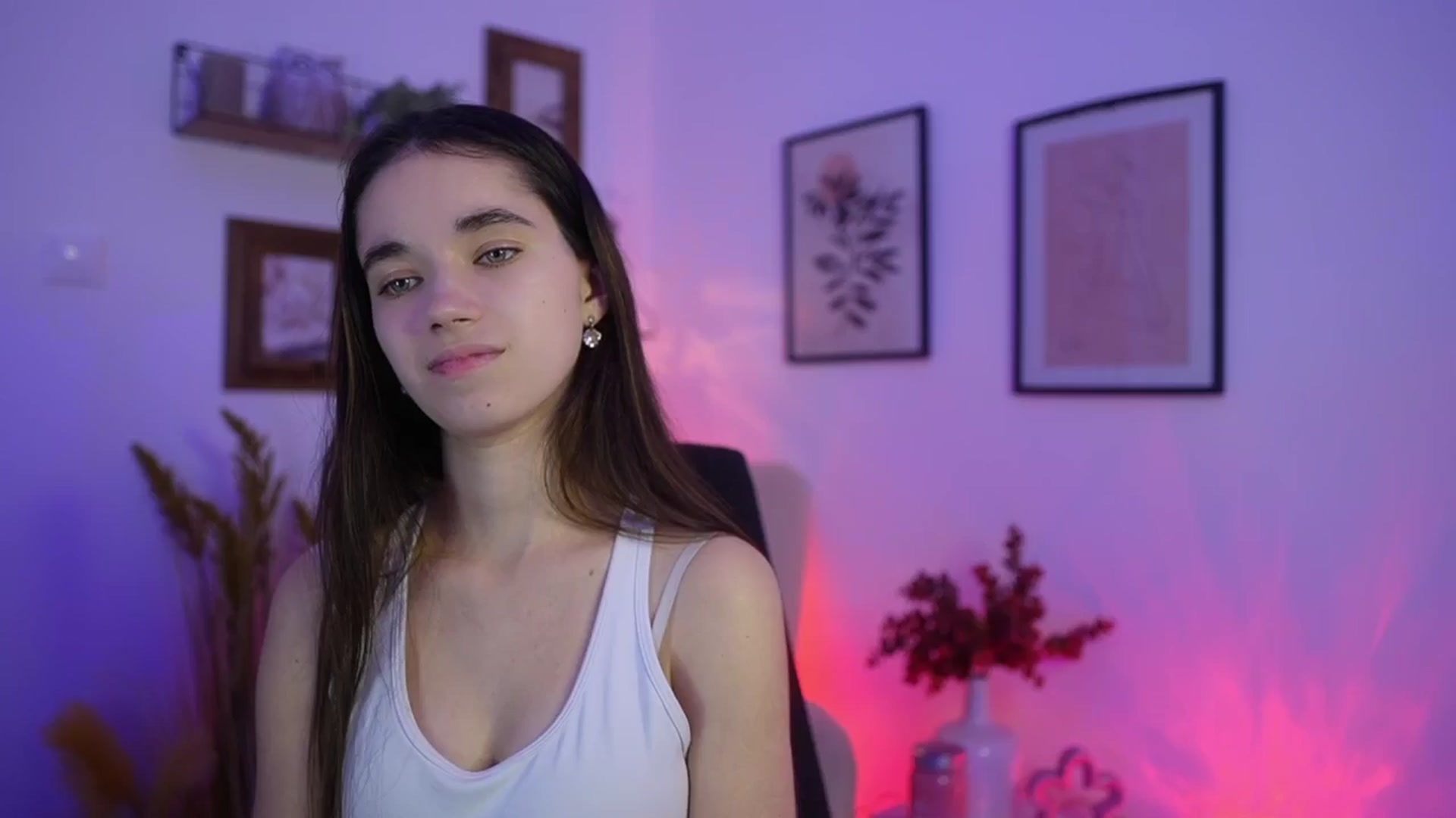 Gallery image thumbnail from Gia_Paige18's myfreecams stream on, 11/30/2025, 19:06 image 15 of 20