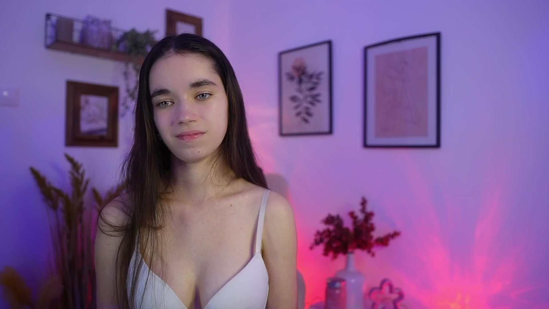 Gallery image thumbnail from Gia_Paige18's myfreecams stream on, 11/30/2025, 20:49 image 8 of 20