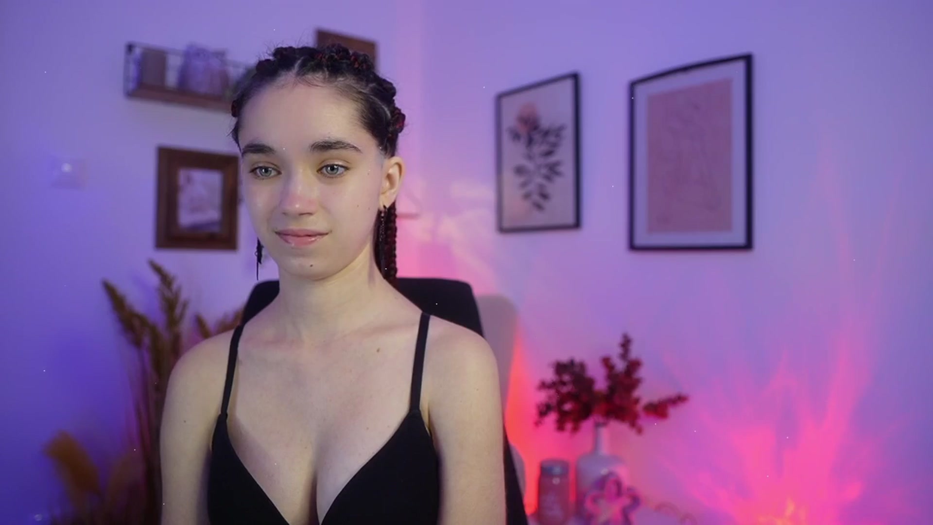 Gallery image thumbnail from Gia_Paige18's myfreecams stream on, 12/07/2025, 17:38 image 2 of 20