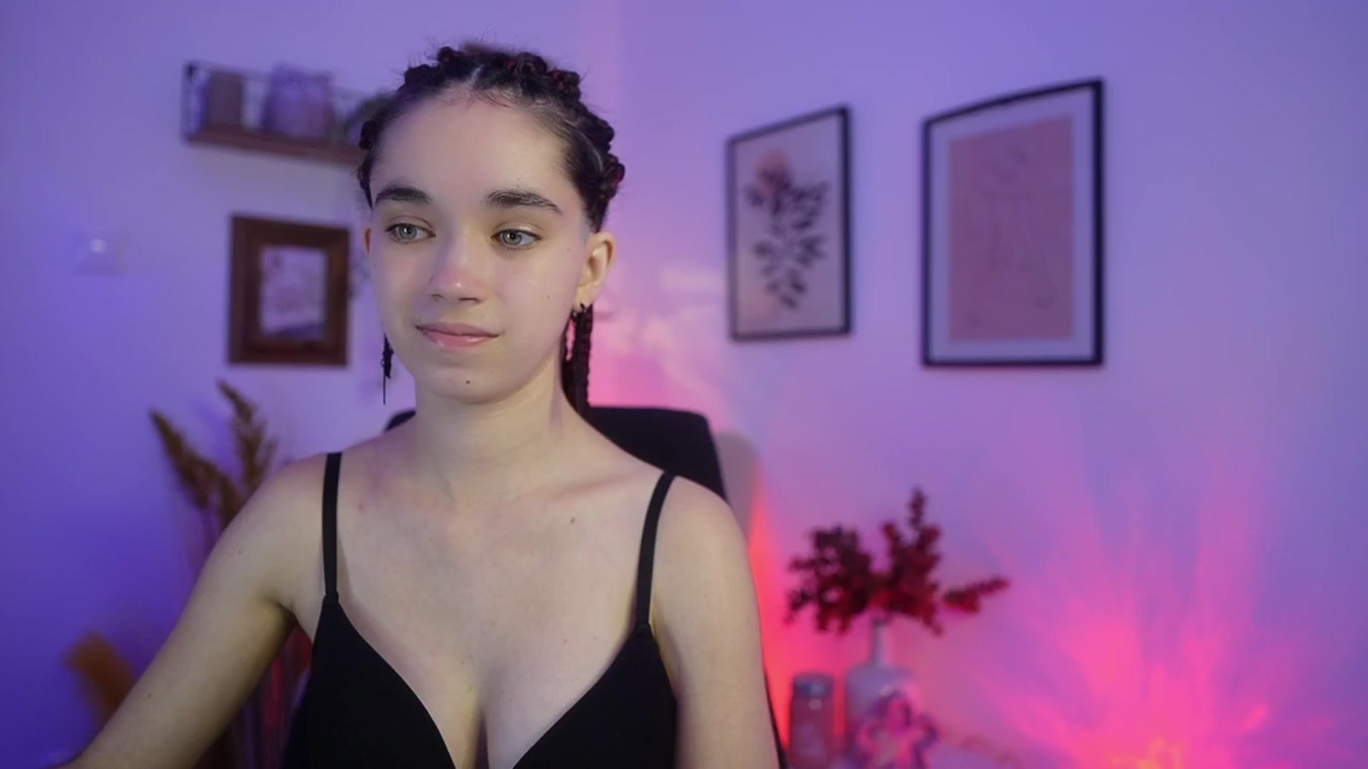 Gallery image thumbnail from Gia_Paige18's myfreecams stream on, 12/07/2025, 17:38 image 1 of 20