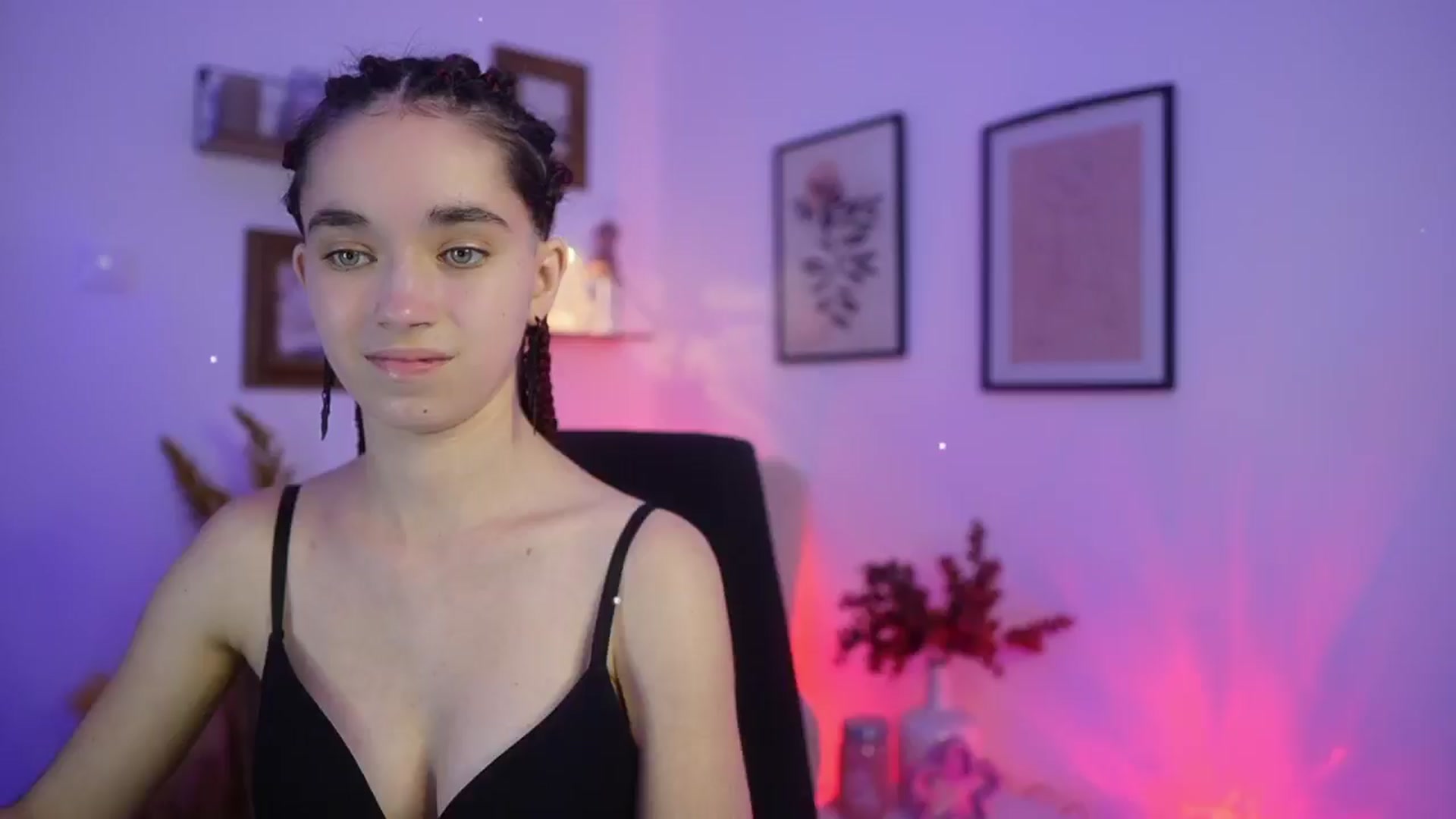 Gallery image thumbnail from Gia_Paige18's myfreecams stream on, 12/07/2025, 17:38 image 19 of 20