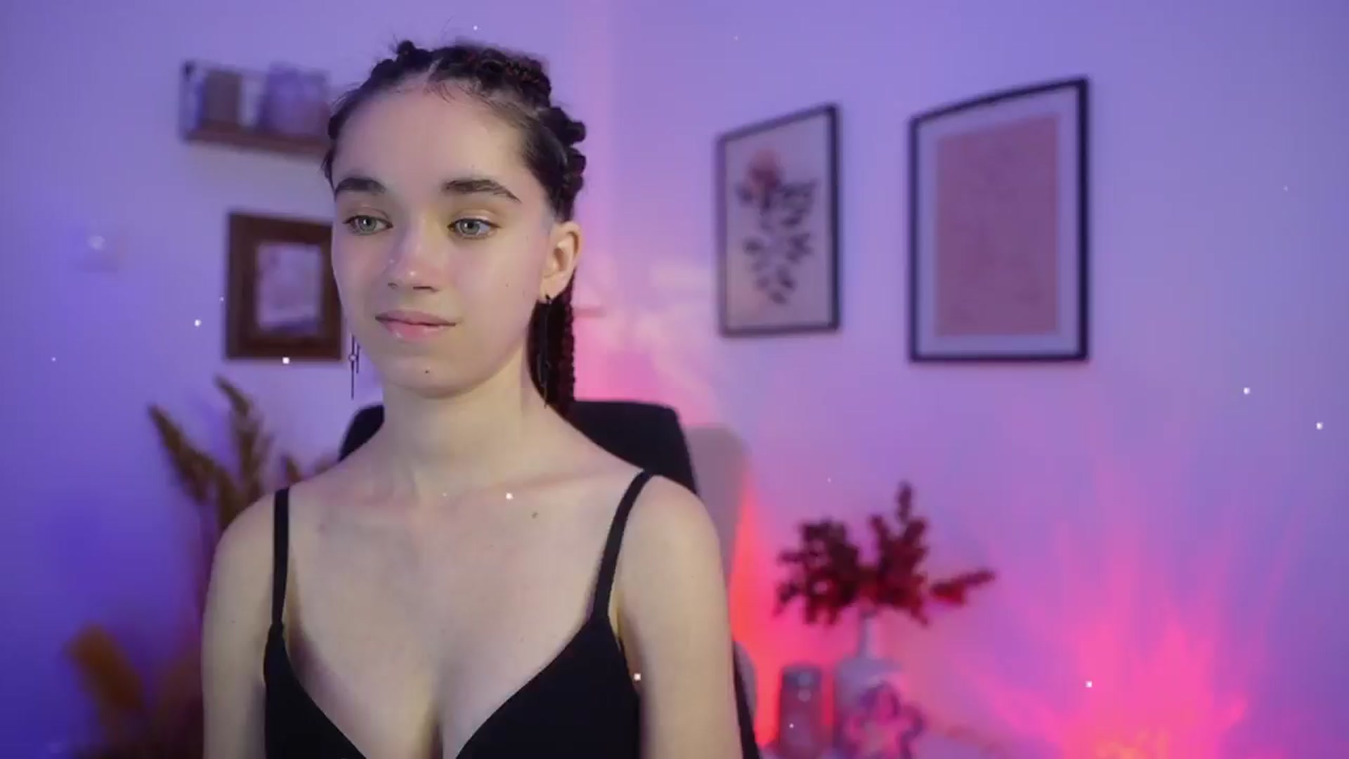 Gallery image thumbnail from Gia_Paige18's myfreecams stream on, 12/07/2025, 19:44 image 12 of 20