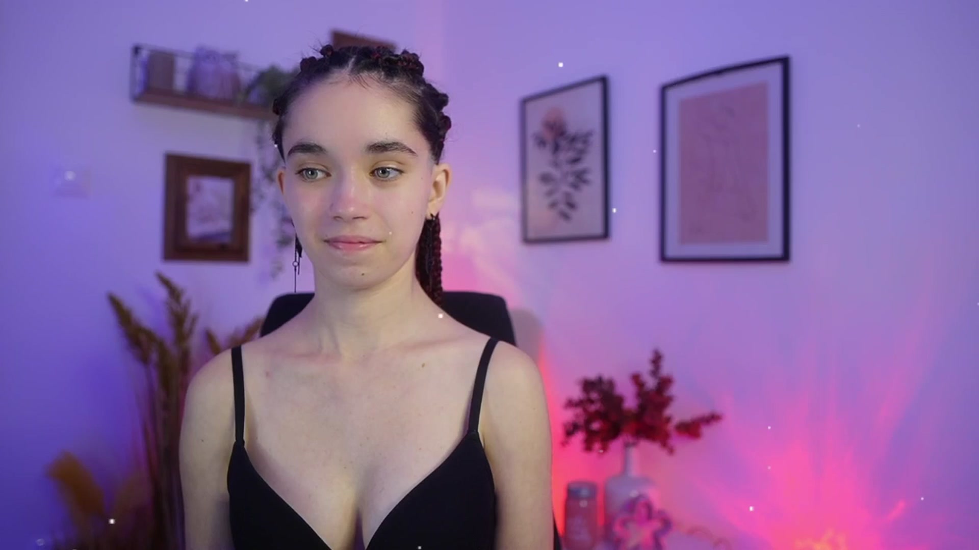 Gallery image thumbnail from Gia_Paige18's myfreecams stream on, 12/07/2025, 19:44 image 16 of 20