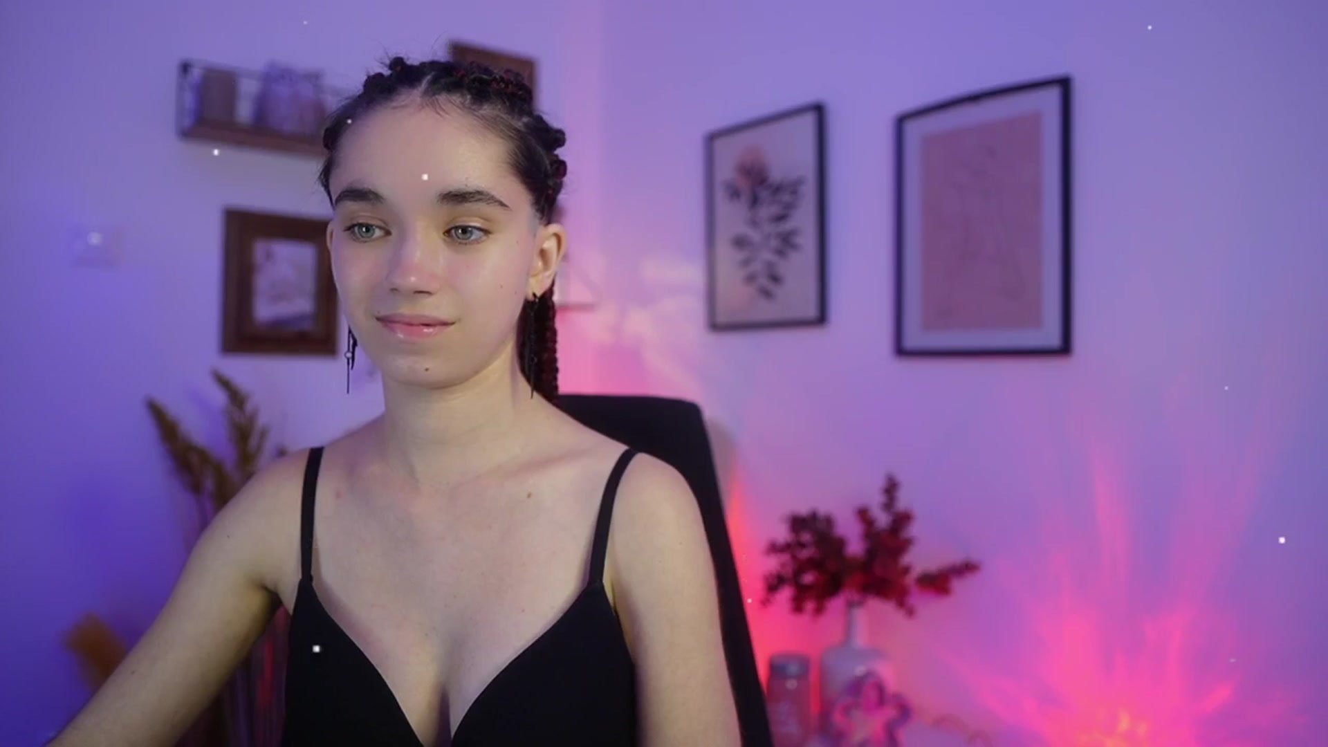 Gallery image thumbnail from Gia_Paige18's myfreecams stream on, 12/07/2025, 19:44 image 18 of 20