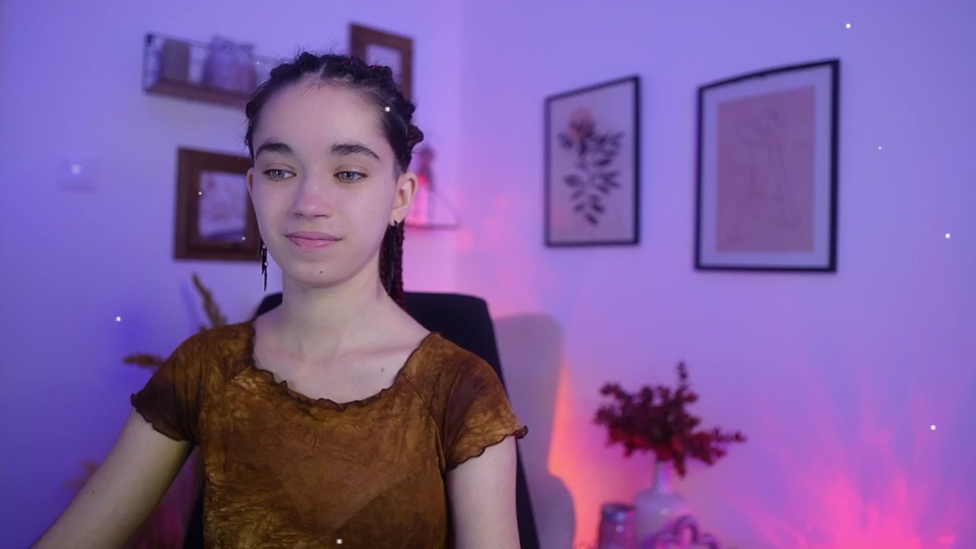 Gallery image thumbnail from Gia_Paige18's myfreecams stream on, 12/12/2025, 15:30 image 1 of 20