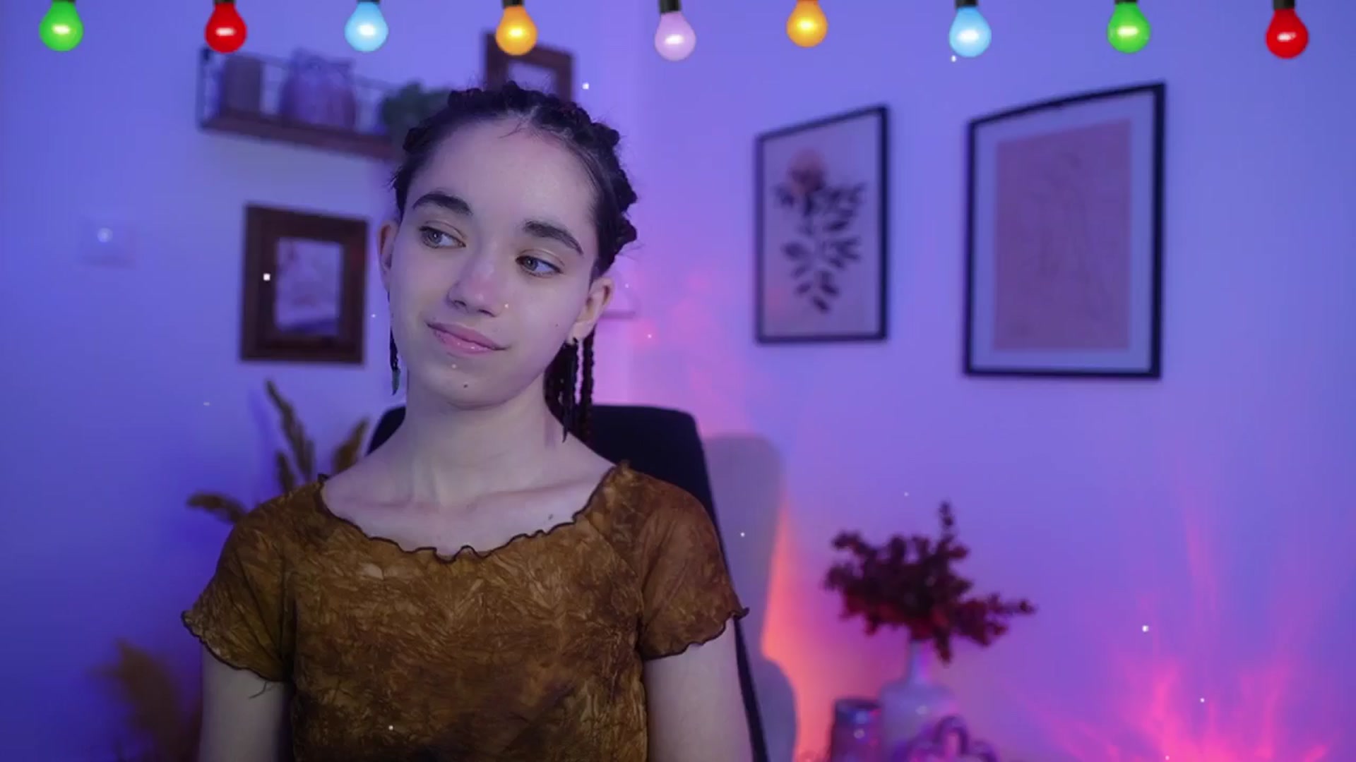 Gallery image thumbnail from Gia_Paige18's myfreecams stream on, 12/12/2025, 19:12 image 1 of 20