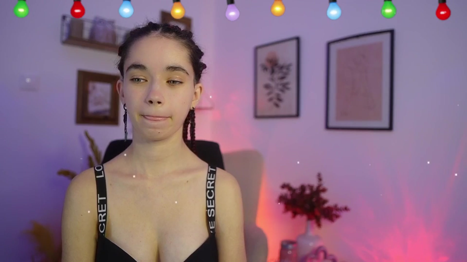 Gallery image thumbnail from Gia_Paige18's myfreecams stream on, 12/12/2025, 20:56 image 16 of 20