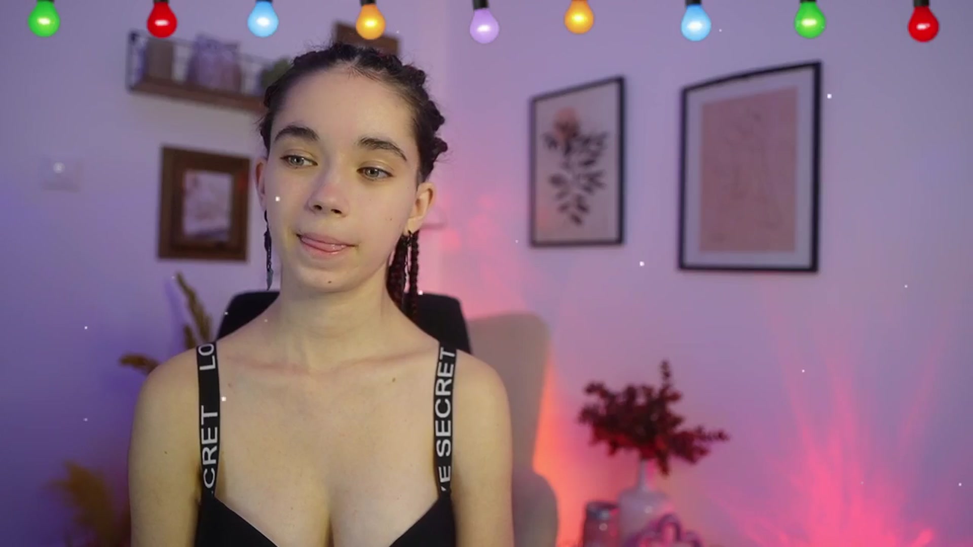 Gallery image thumbnail from Gia_Paige18's myfreecams stream on, 12/12/2025, 20:56 image 15 of 20