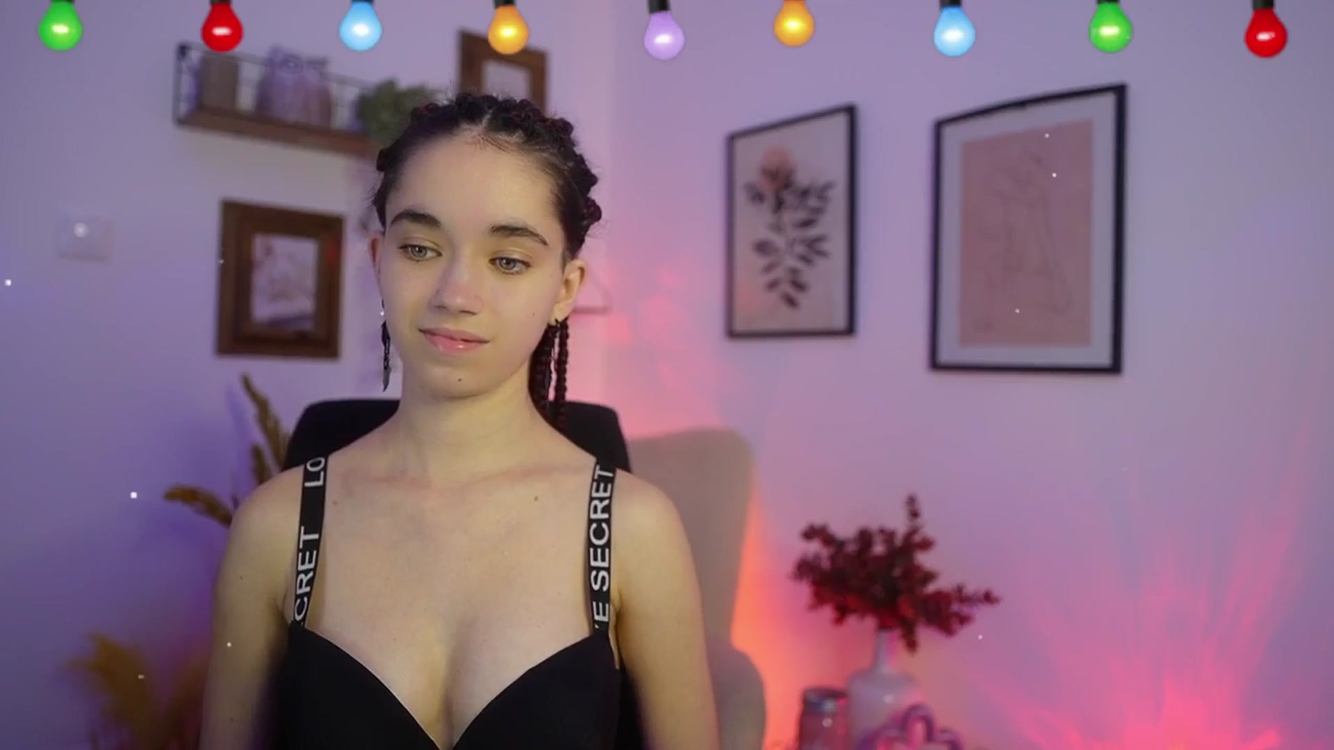 Gallery image thumbnail from Gia_Paige18's myfreecams stream on, 12/12/2025, 20:56 image 13 of 20