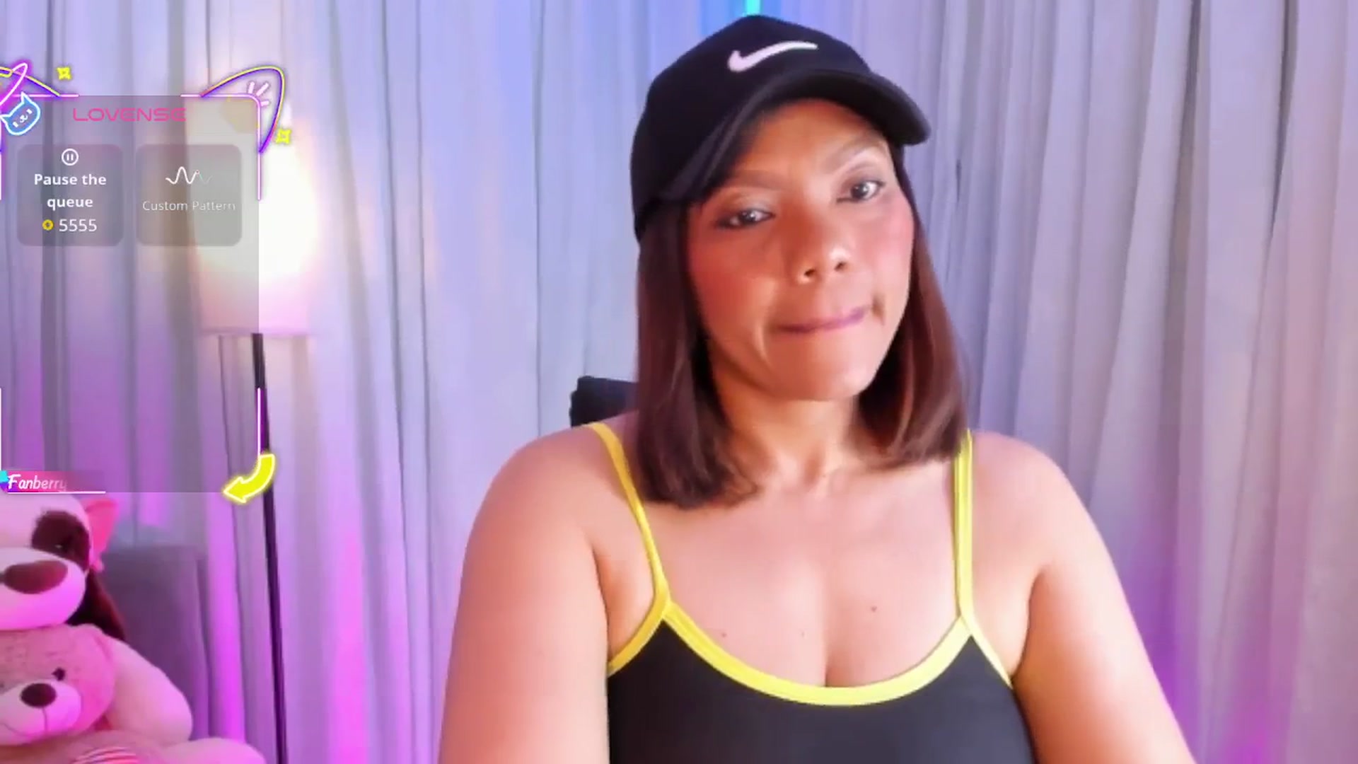 Gallery image thumbnail from Gia_ROLEX's myfreecams stream on, 04/22/2026, 18:18 image 16 of 20