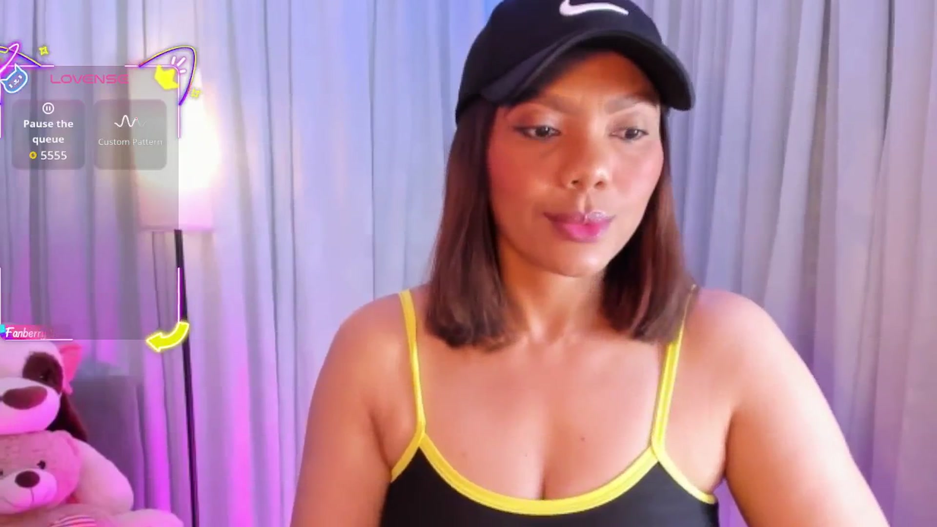 Gallery image thumbnail from Gia_ROLEX's myfreecams stream on, 04/22/2026, 18:18 image 19 of 20