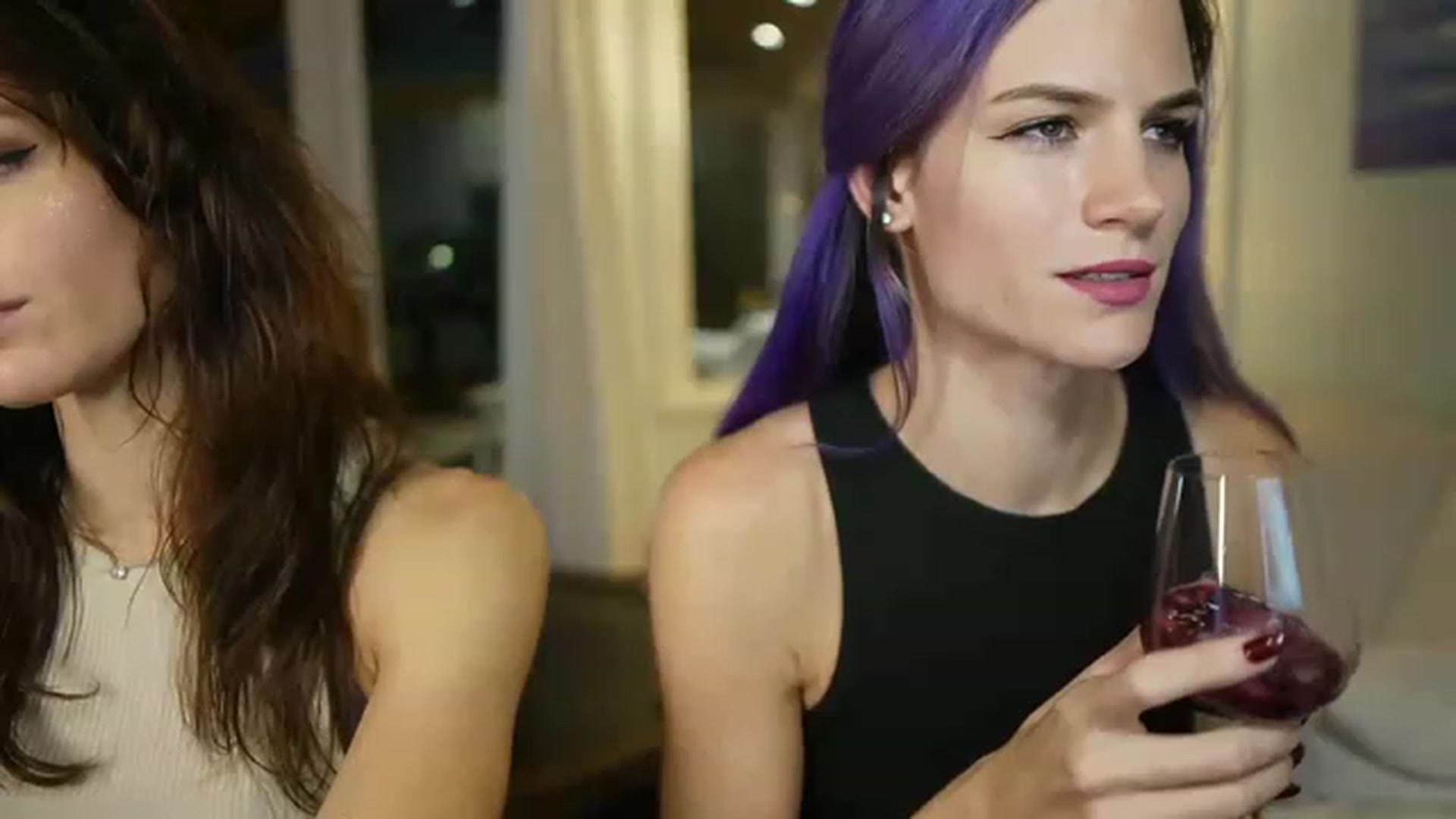 Gallery image thumbnail from Gia_Xxxmas's myfreecams stream on, 12/04/2022, 24:47 image 5 of 20