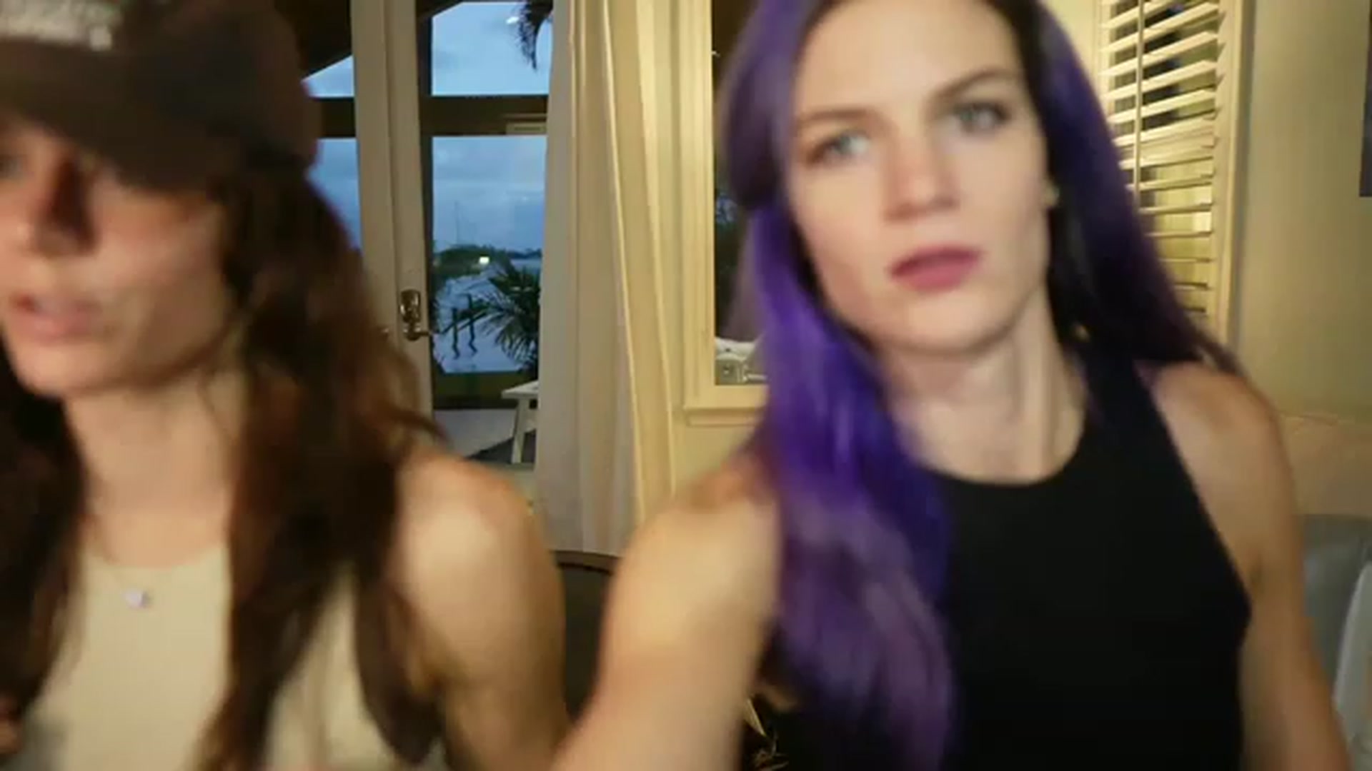 Gallery image thumbnail from Gia_Xxxmas's myfreecams stream on, 12/04/2022, 24:47 image 2 of 20