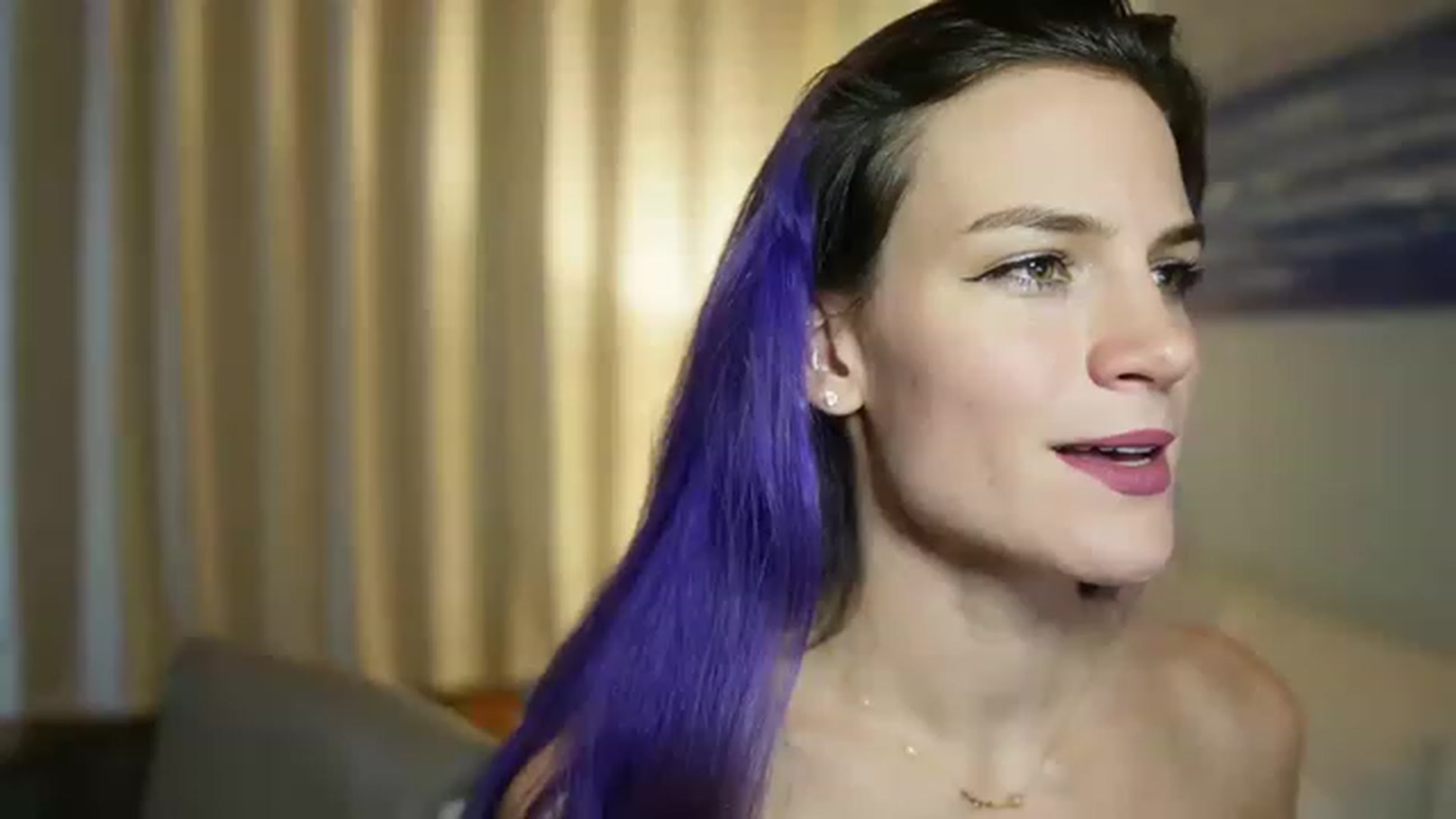 Gallery image thumbnail from Gia_Xxxmas's myfreecams stream on, 12/04/2022, 02:05 image 3 of 20