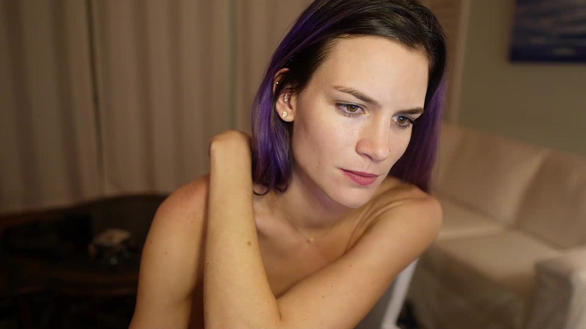 Gallery image thumbnail from Gia_Xxxmas's myfreecams stream on, 12/05/2022, 05:28 image 8 of 20