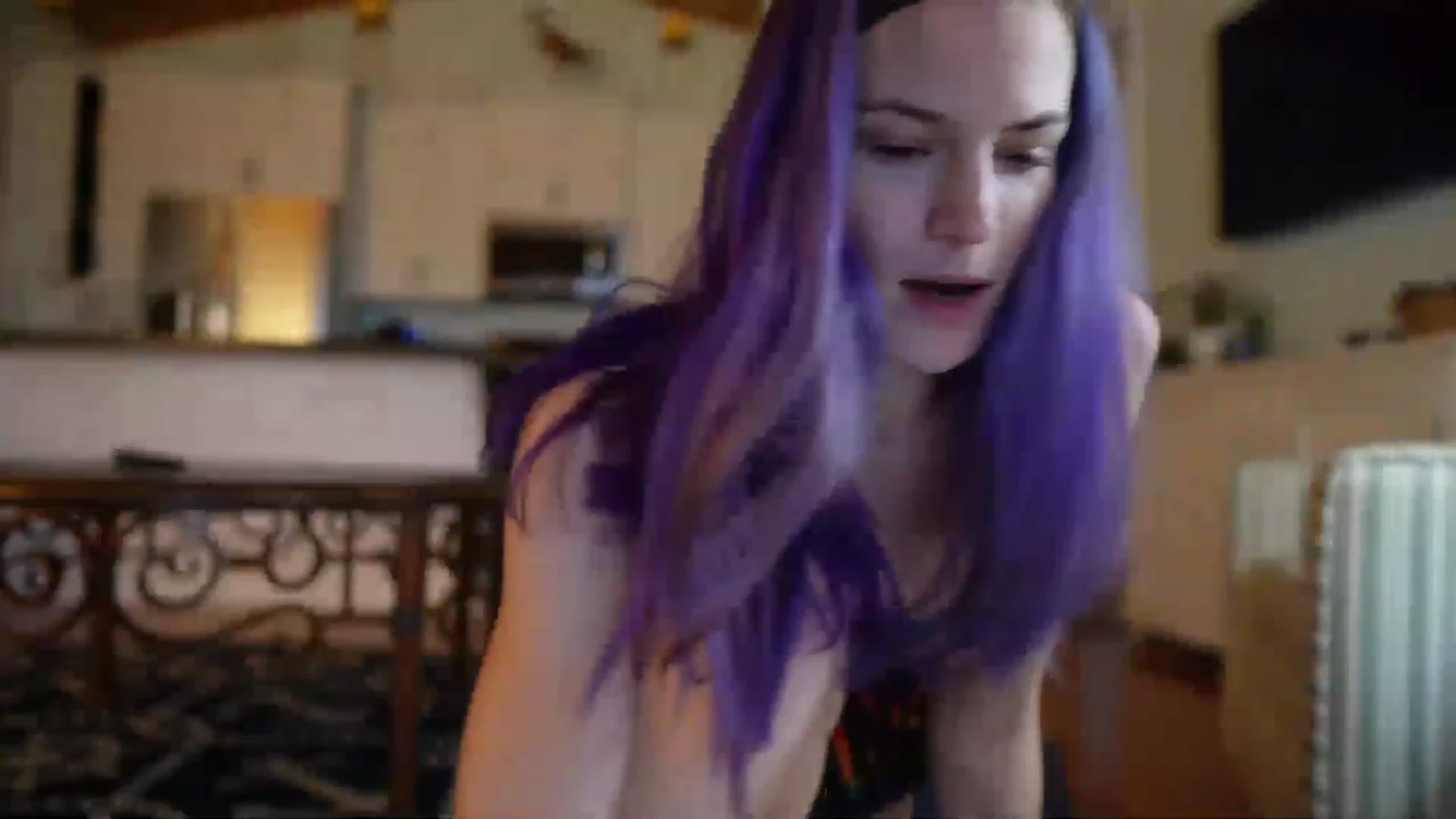Gallery image thumbnail from Gia_Xxxmas's myfreecams stream on, 12/06/2022, 23:26 image 6 of 20