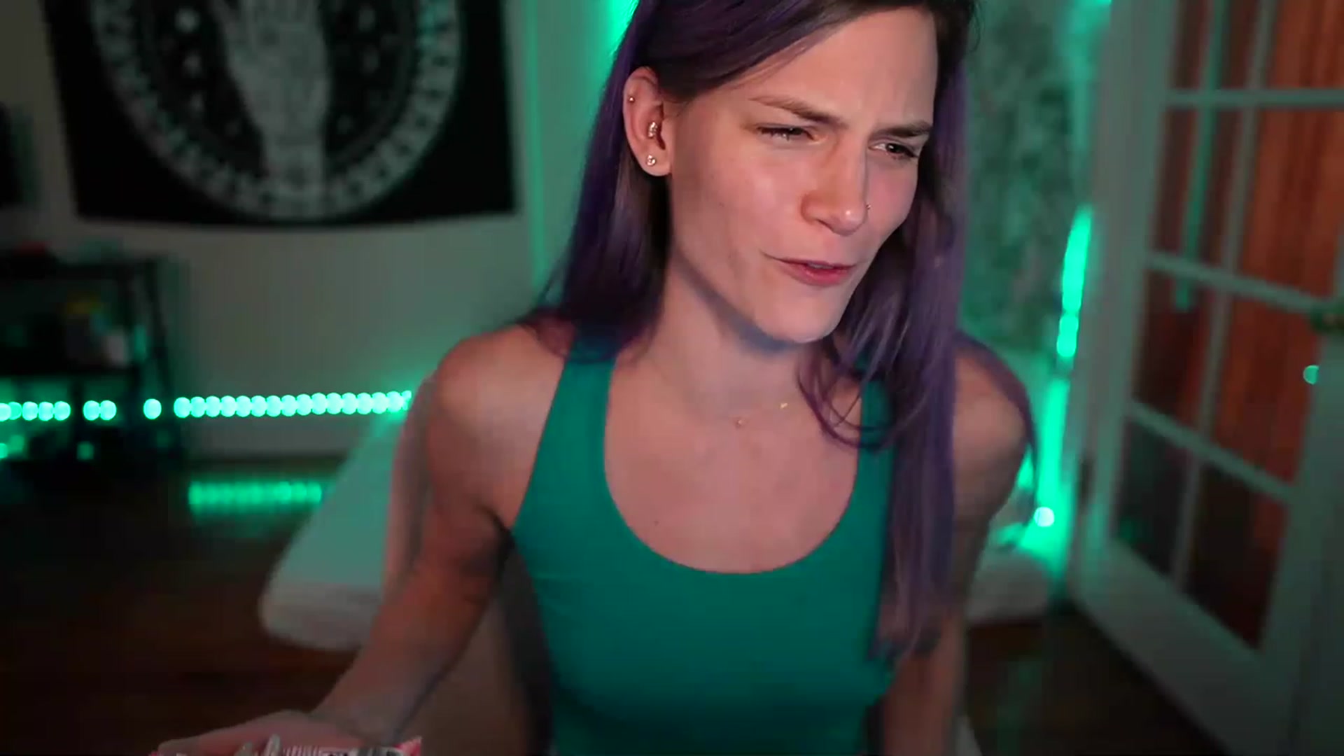 Gallery image thumbnail from Gia_Xxxmas's myfreecams stream on, 12/18/2022, 03:54 image 7 of 20