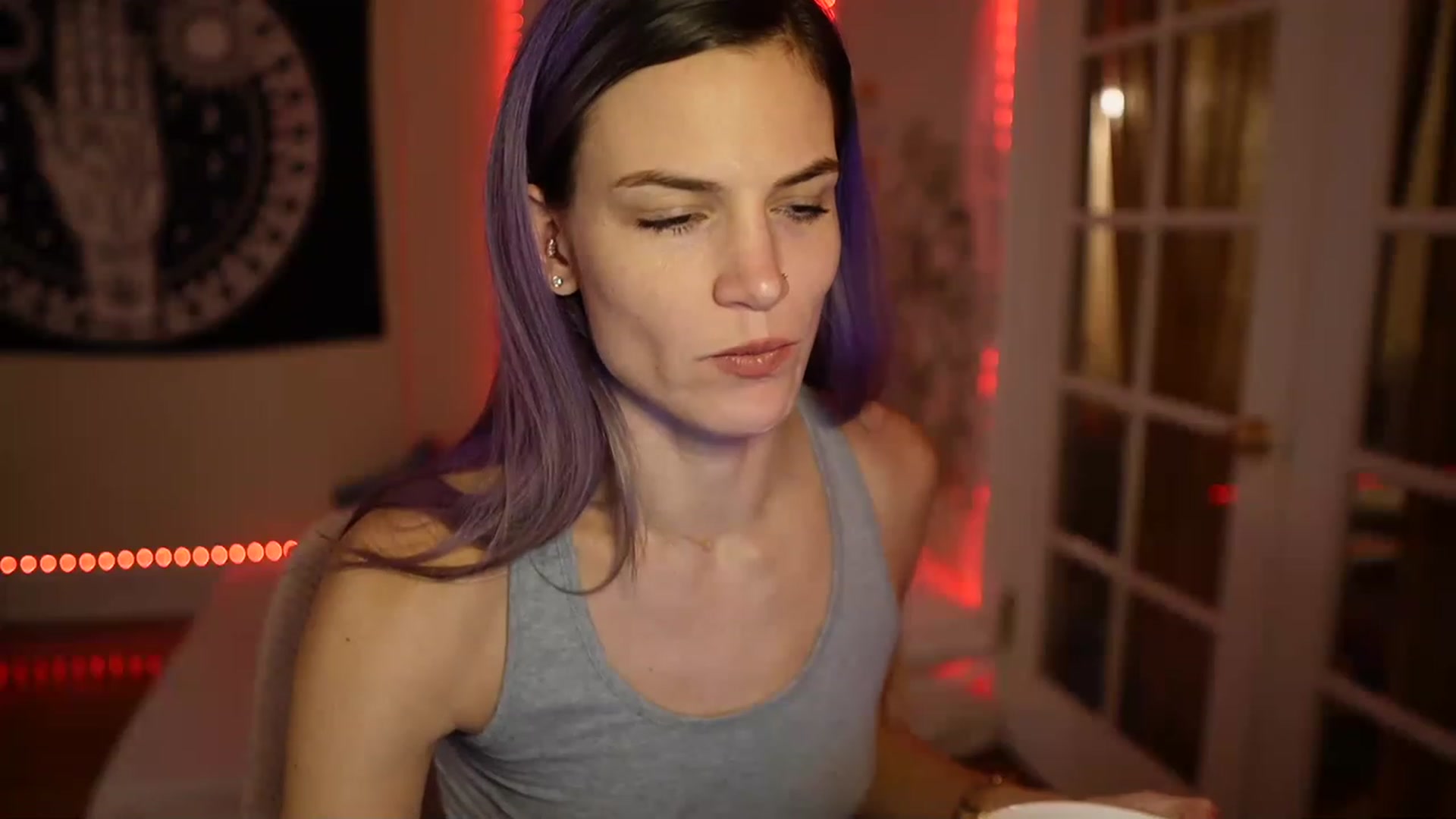 Gallery image thumbnail from Gia_Xxxmas's myfreecams stream on, 12/20/2022, 02:35 image 3 of 20