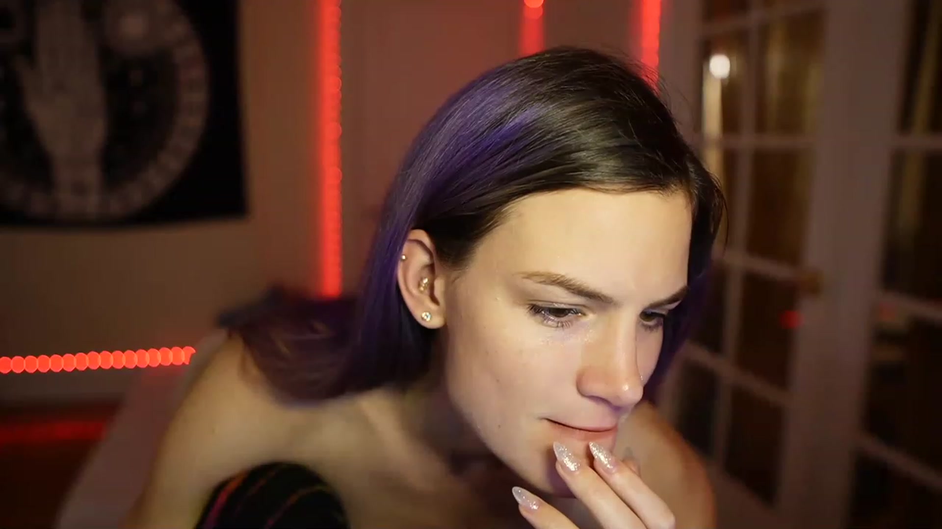 Gallery image thumbnail from Gia_Xxxmas's myfreecams stream on, 12/20/2022, 02:35 image 5 of 20