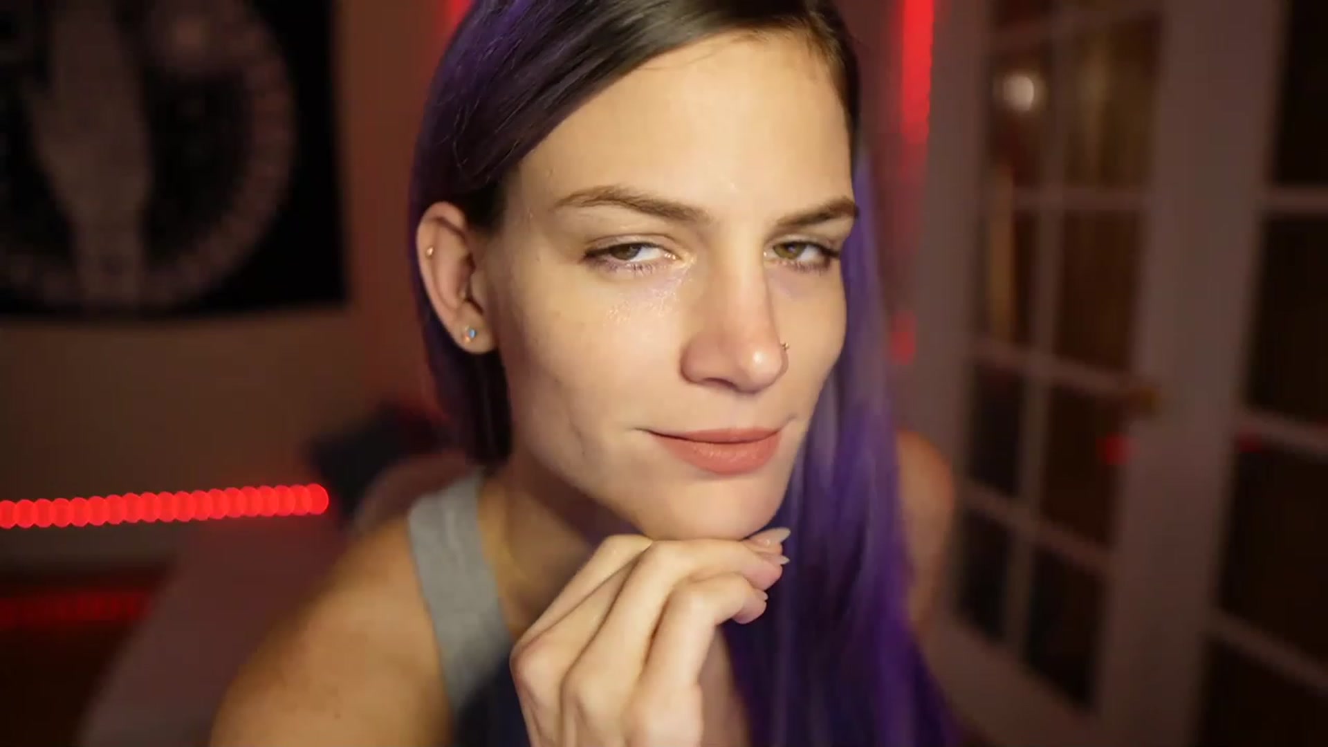 Gallery image thumbnail from Gia_Xxxmas's myfreecams stream on, 12/20/2022, 02:35 image 1 of 20
