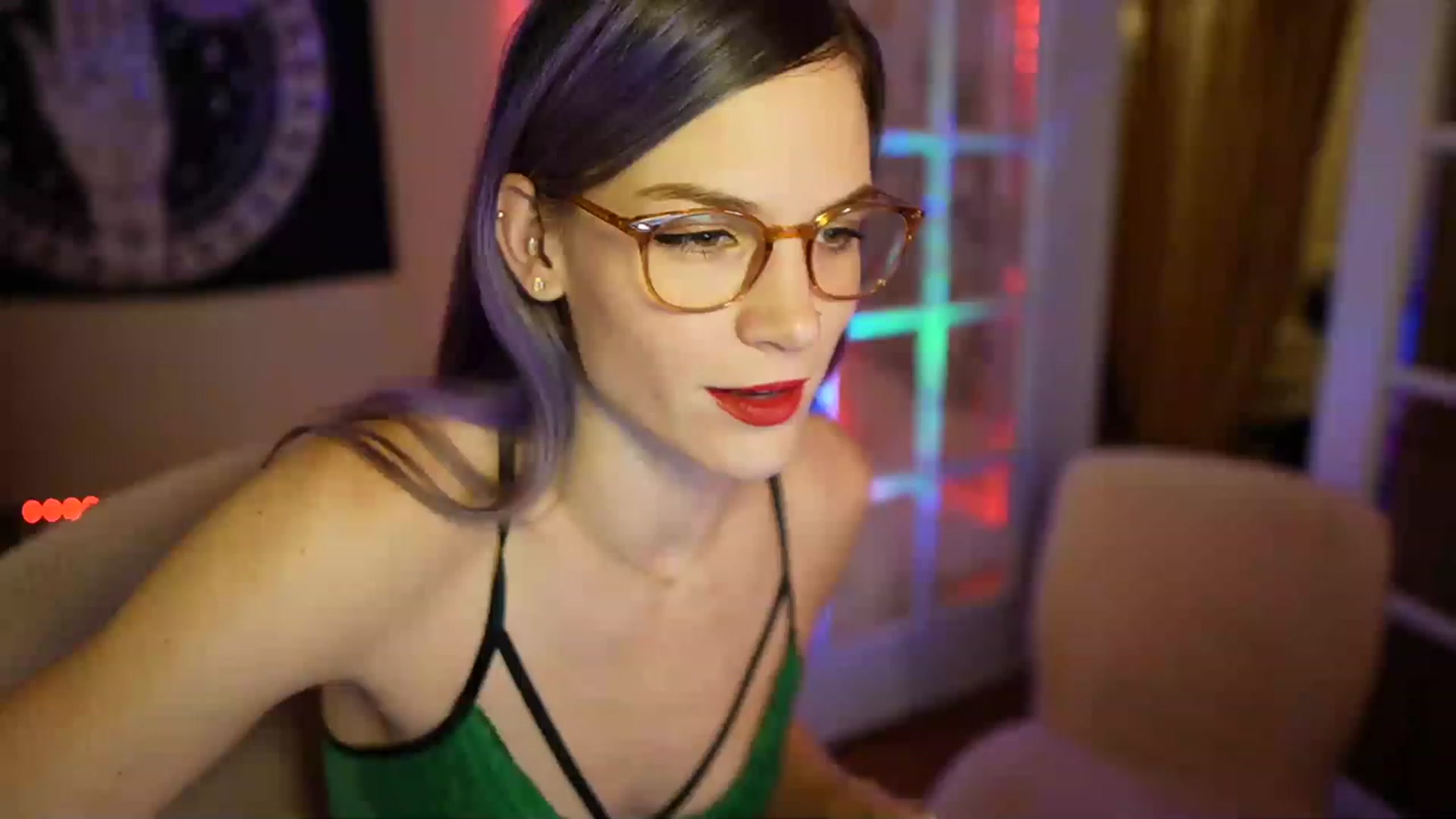 Gallery image thumbnail from Gia_Xxxmas's myfreecams stream on, 12/21/2022, 24:06 image 2 of 20