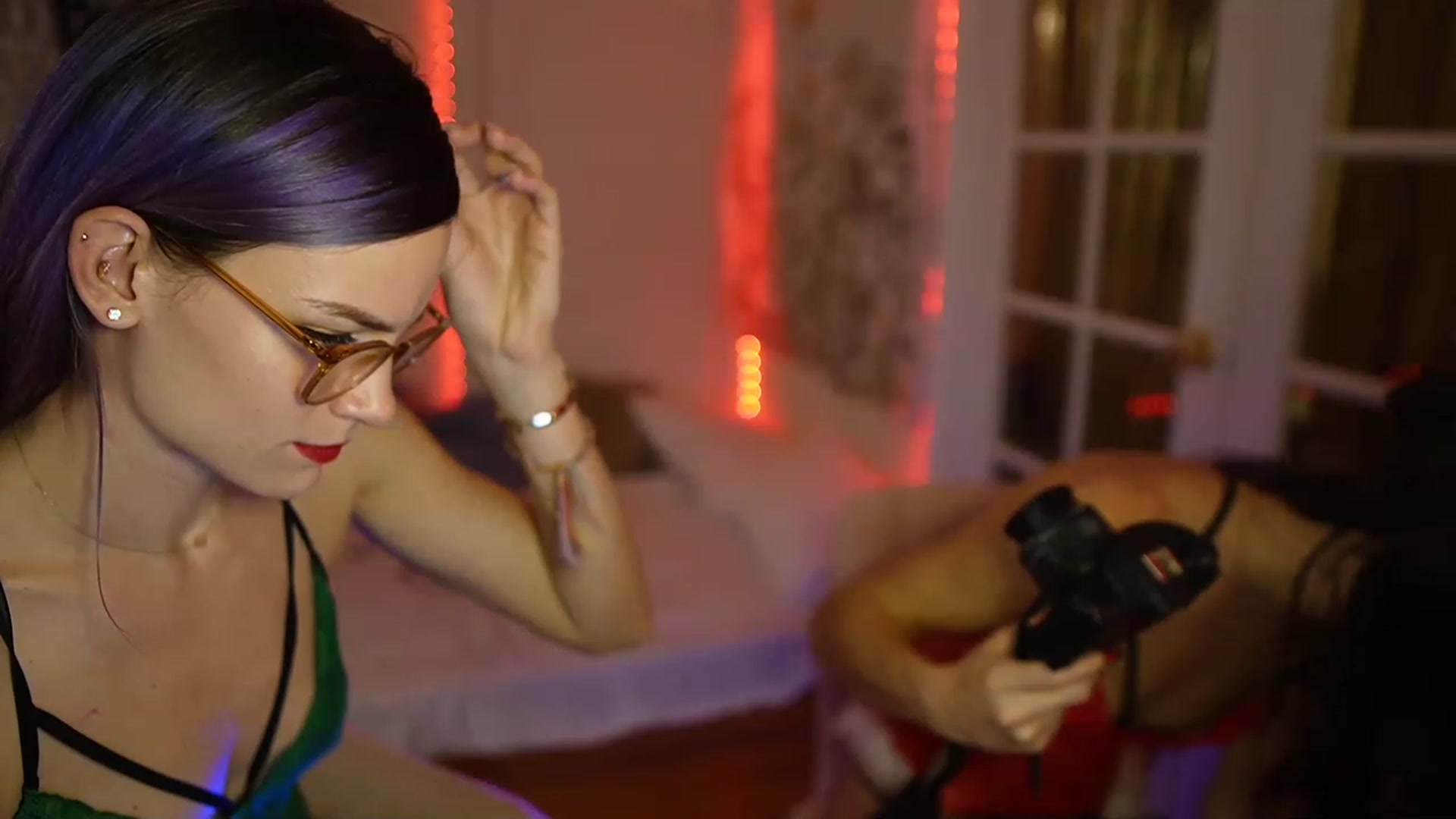 Gallery image thumbnail from Gia_Xxxmas's myfreecams stream on, 12/21/2022, 24:06 image 18 of 20