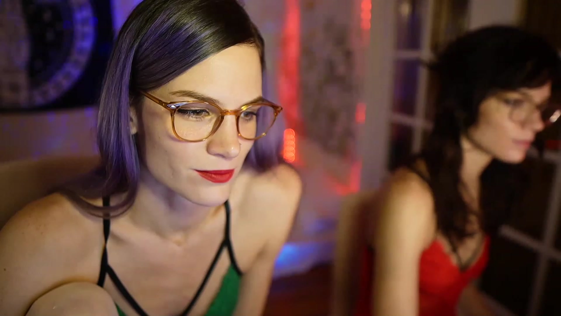 Gallery image thumbnail from Gia_Xxxmas's myfreecams stream on, 12/21/2022, 24:06 image 10 of 20