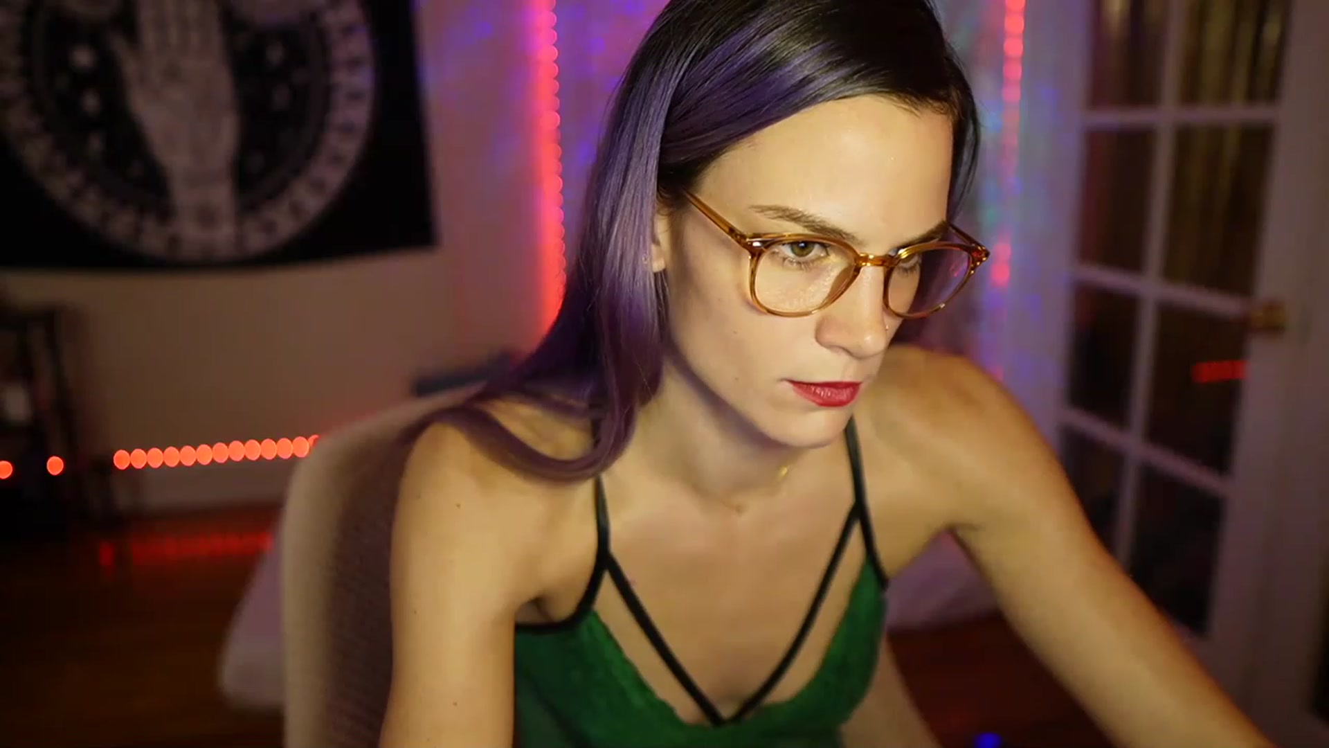 Gallery image thumbnail from Gia_Xxxmas's myfreecams stream on, 12/21/2022, 24:40 image 3 of 20