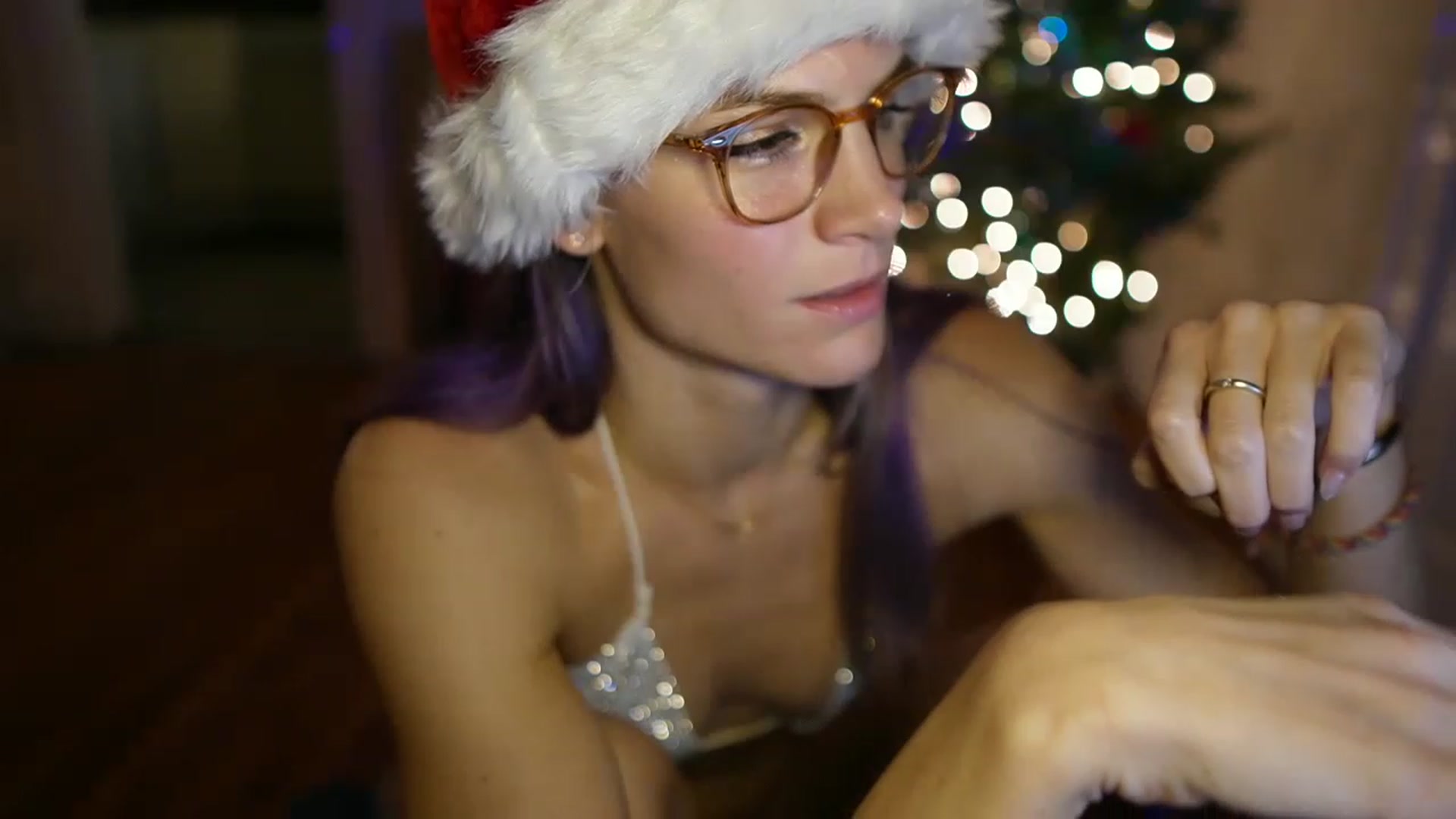 Gallery image thumbnail from Gia_Xxxmas's myfreecams stream on, 12/22/2022, 03:38 image 12 of 20