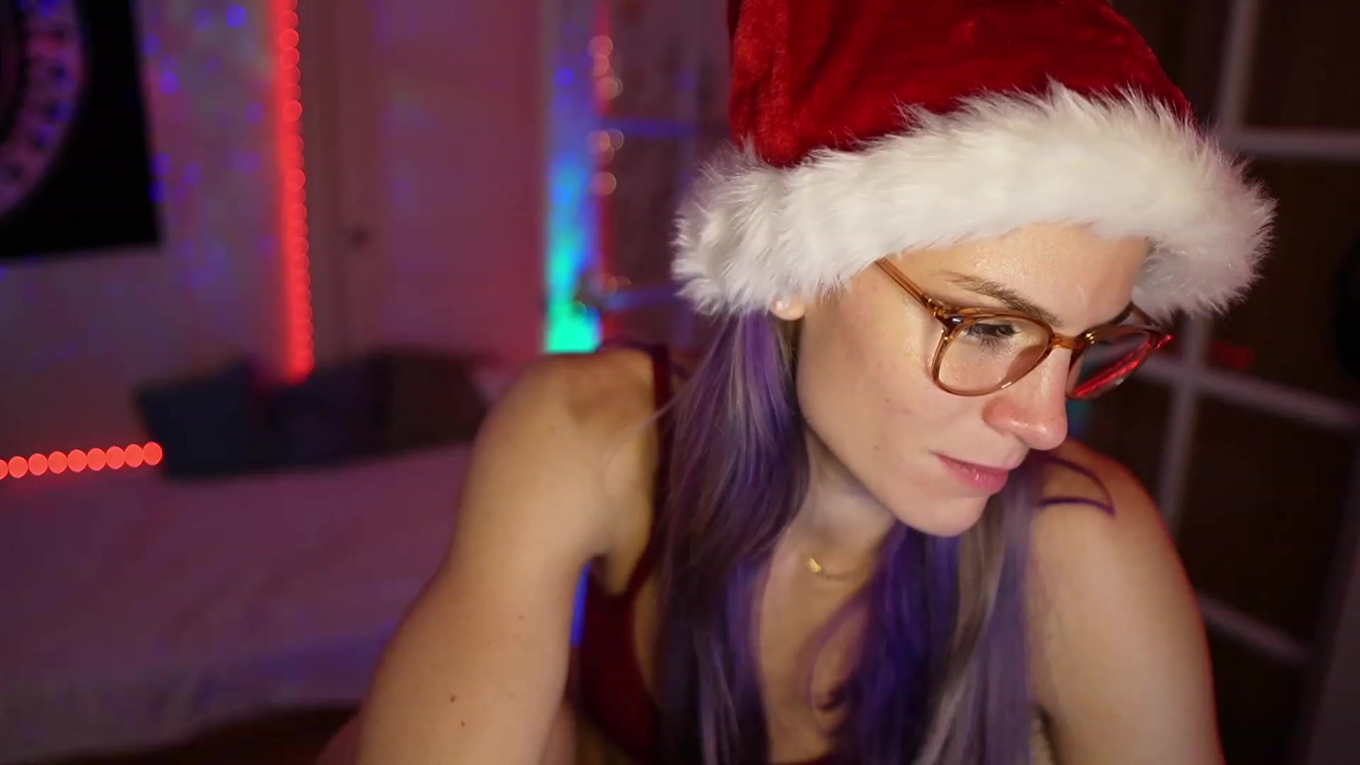 Gallery image thumbnail from Gia_Xxxmas's myfreecams stream on, 12/22/2022, 05:15 image 14 of 20