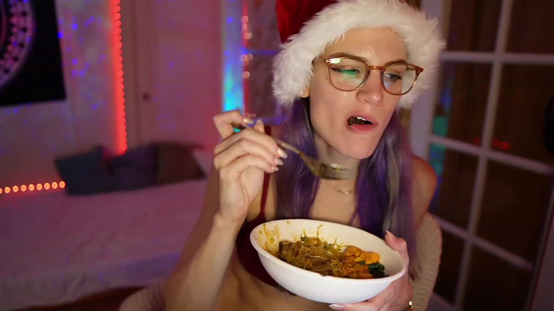 Gallery image thumbnail from Gia_Xxxmas's myfreecams stream on, 12/22/2022, 05:15 image 16 of 20