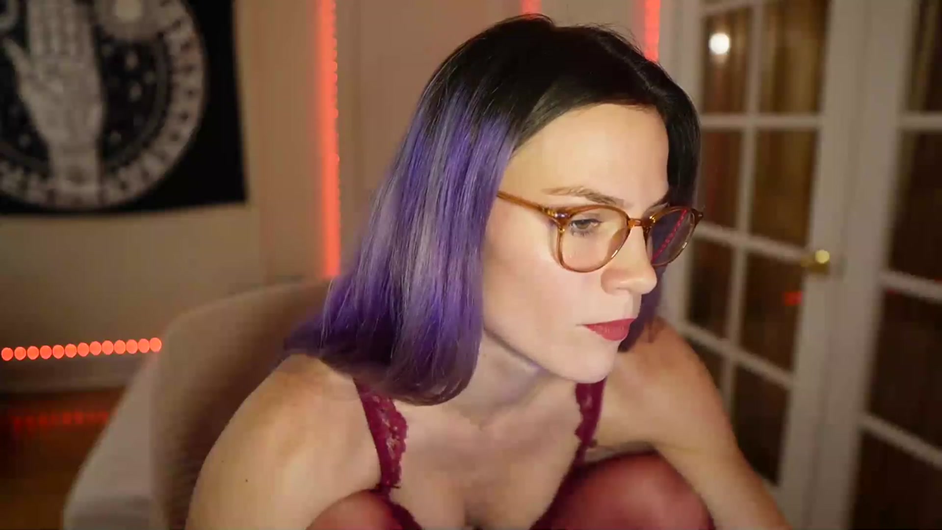 Gallery image thumbnail from Gia_Xxxmas's myfreecams stream on, 12/24/2022, 04:08 image 4 of 20