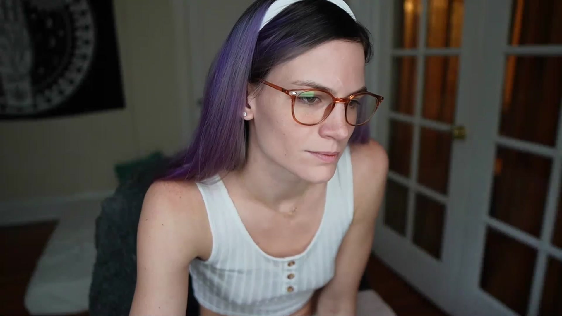 Gallery image thumbnail from Gia_Xxxmas's myfreecams stream on, 12/24/2022, 21:42 image 13 of 20