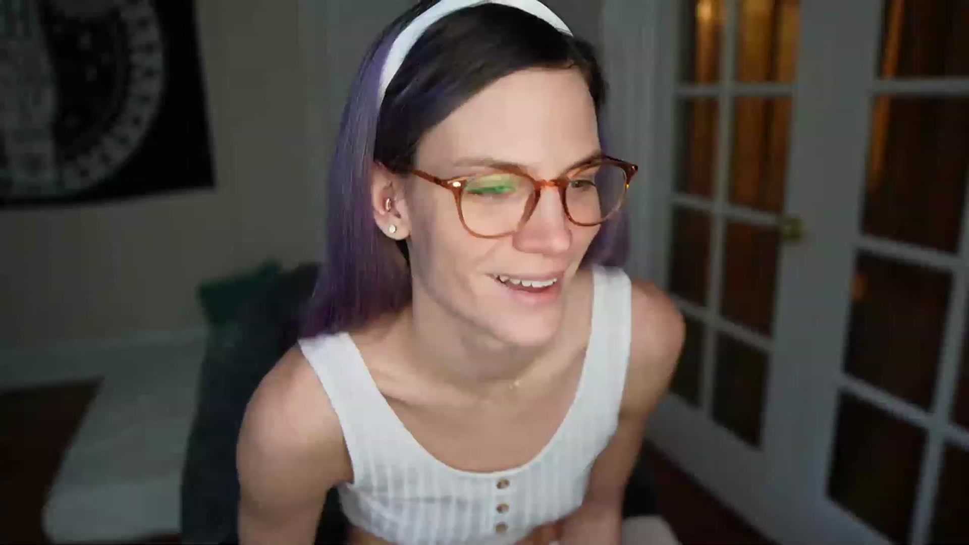 Gallery image thumbnail from Gia_Xxxmas's myfreecams stream on, 12/24/2022, 21:42 image 16 of 20