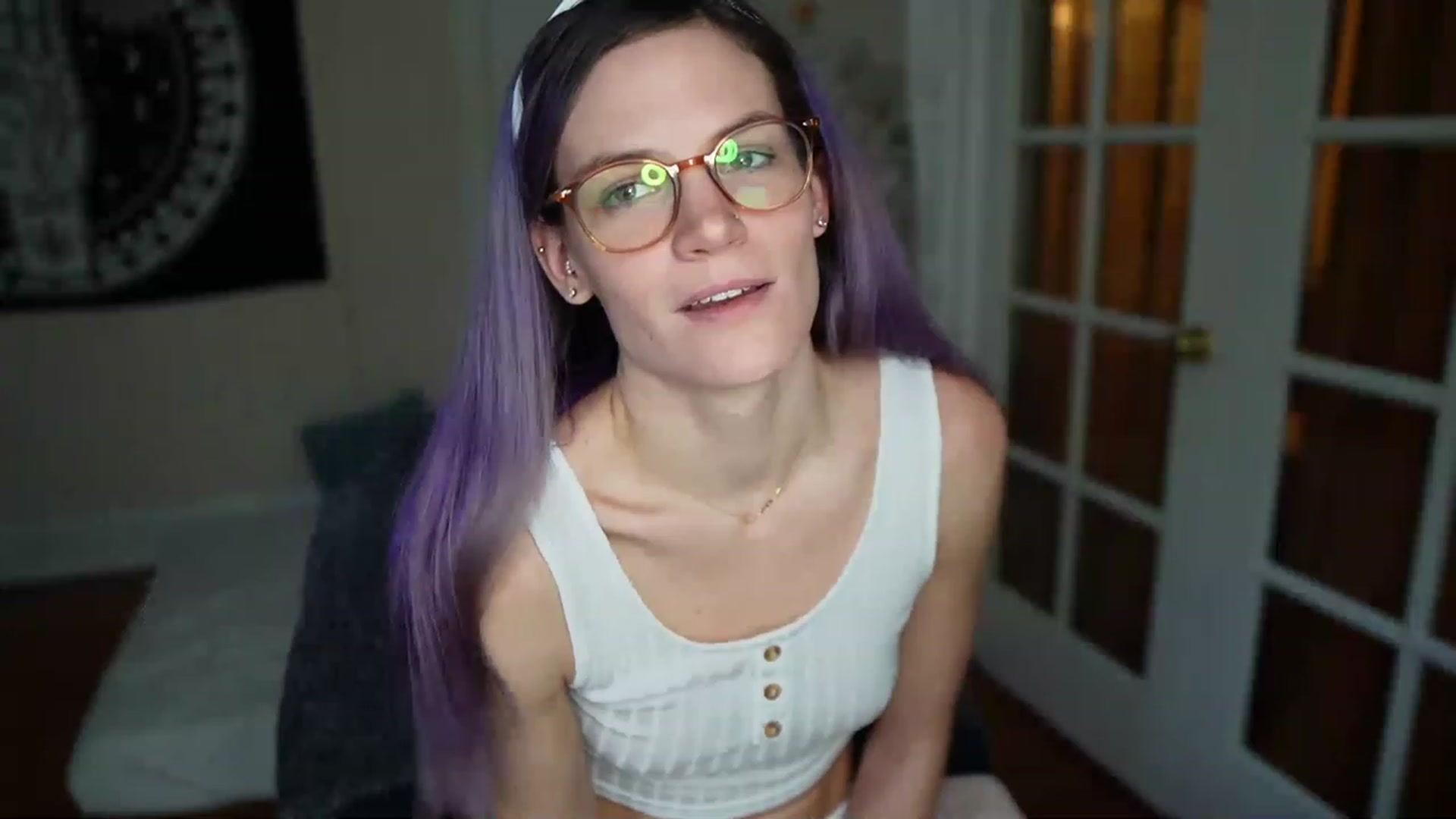 Gallery image thumbnail from Gia_Xxxmas's myfreecams stream on, 12/24/2022, 21:42 image 17 of 20