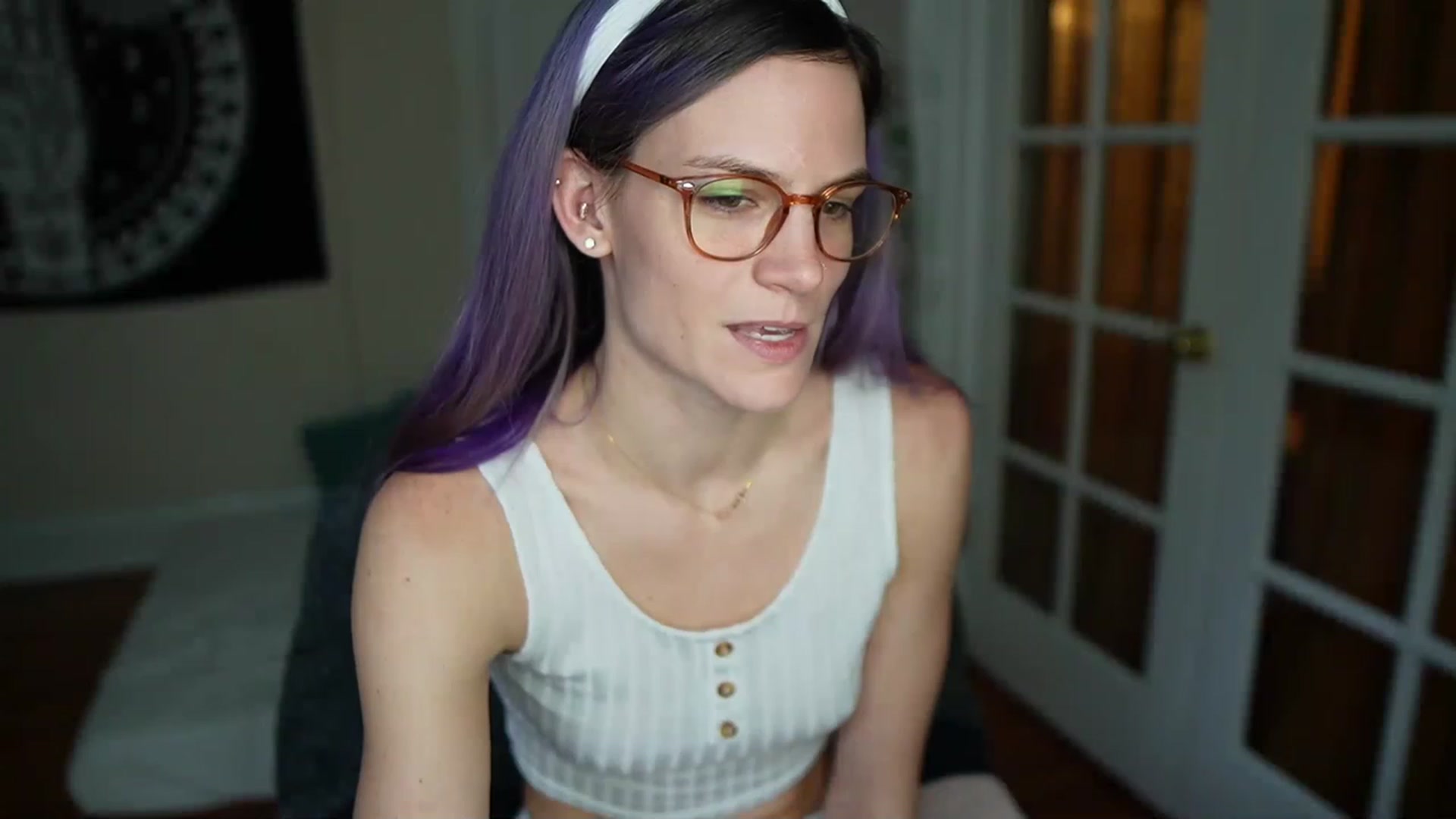 Gallery image thumbnail from Gia_Xxxmas's myfreecams stream on, 12/24/2022, 21:42 image 18 of 20