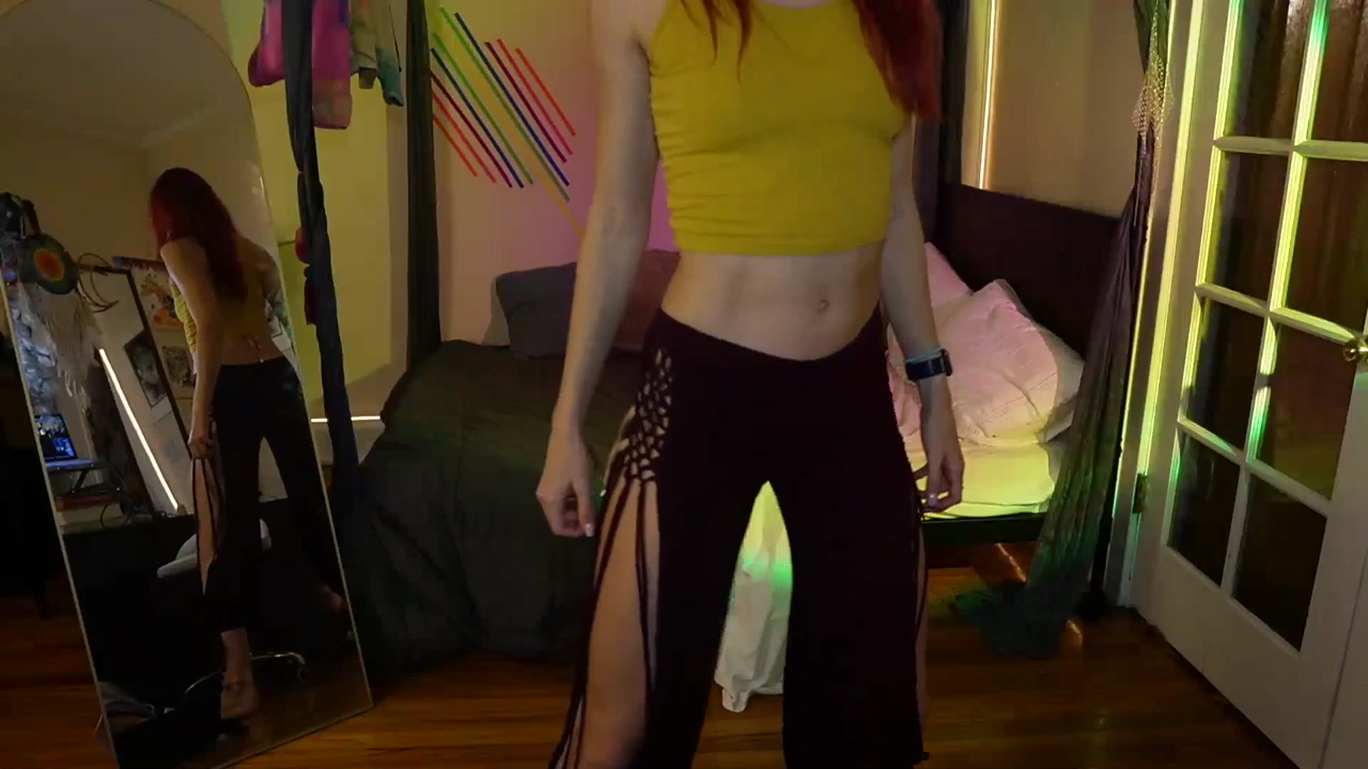 Gallery image thumbnail from Gia_Xxxmas's myfreecams stream on, 12/02/2023, 05:24 image 2 of 20