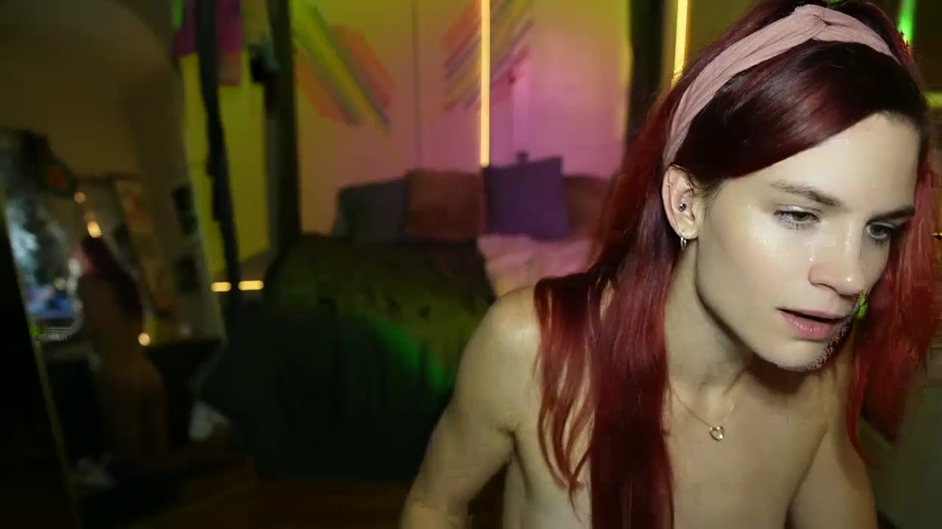 Gallery image thumbnail from Gia_Xxxmas's myfreecams stream on, 12/02/2023, 07:37 image 4 of 20