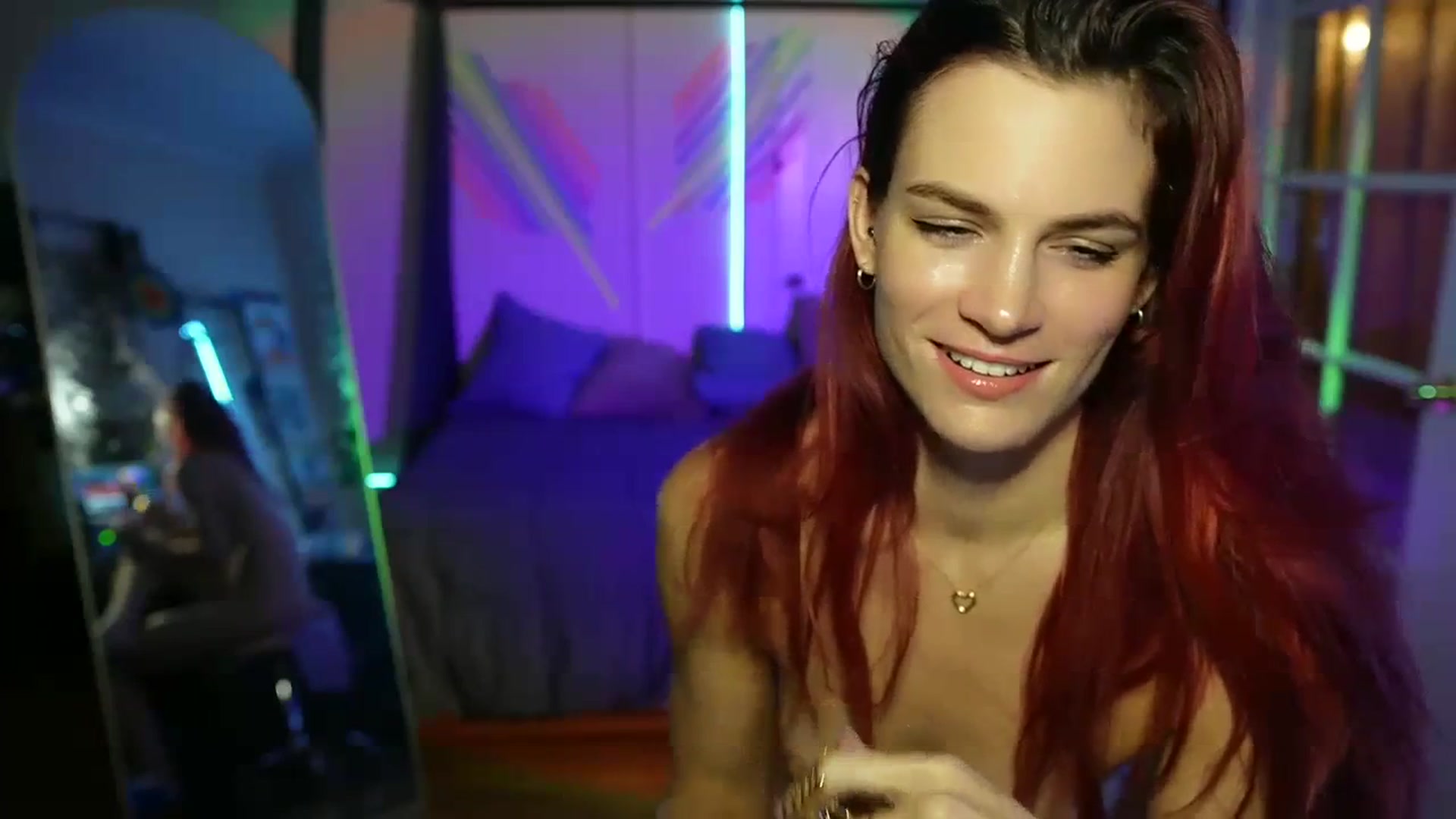 Gallery image thumbnail from Gia_Xxxmas's myfreecams stream on, 12/03/2023, 06:06 image 18 of 20
