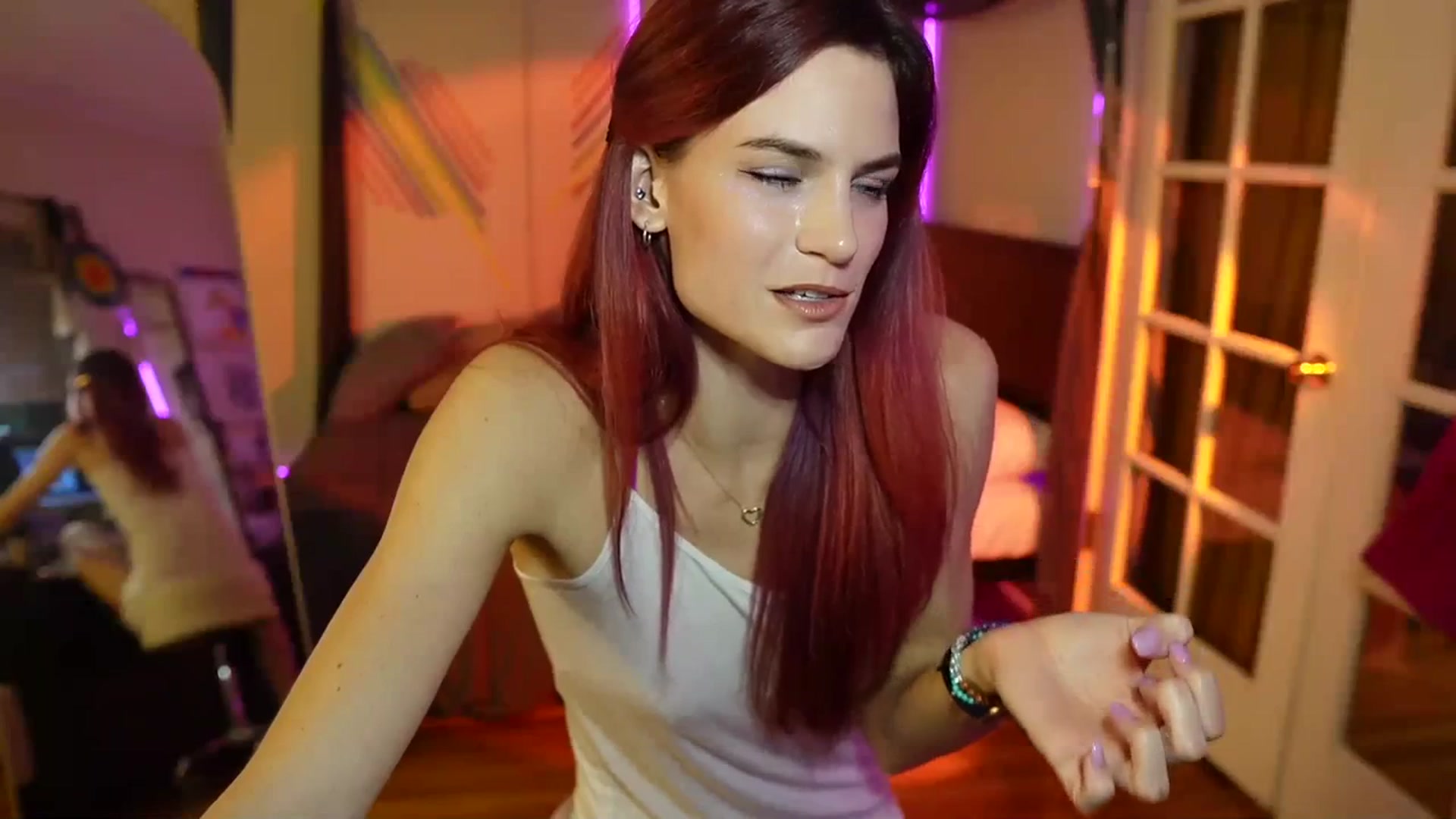 Gallery image thumbnail from Gia_Xxxmas's myfreecams stream on, 12/05/2023, 04:20 image 10 of 20