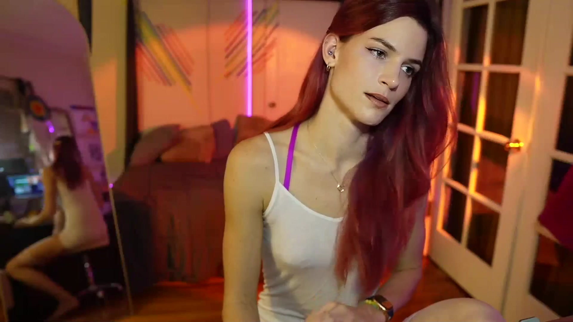 Gallery image thumbnail from Gia_Xxxmas's myfreecams stream on, 12/05/2023, 04:20 image 2 of 20