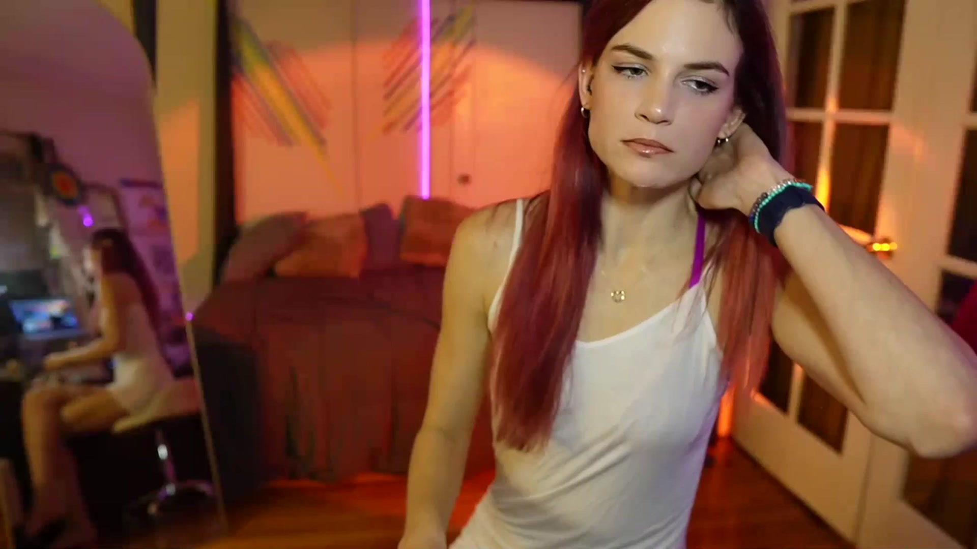 Gallery image thumbnail from Gia_Xxxmas's myfreecams stream on, 12/05/2023, 04:20 image 4 of 20