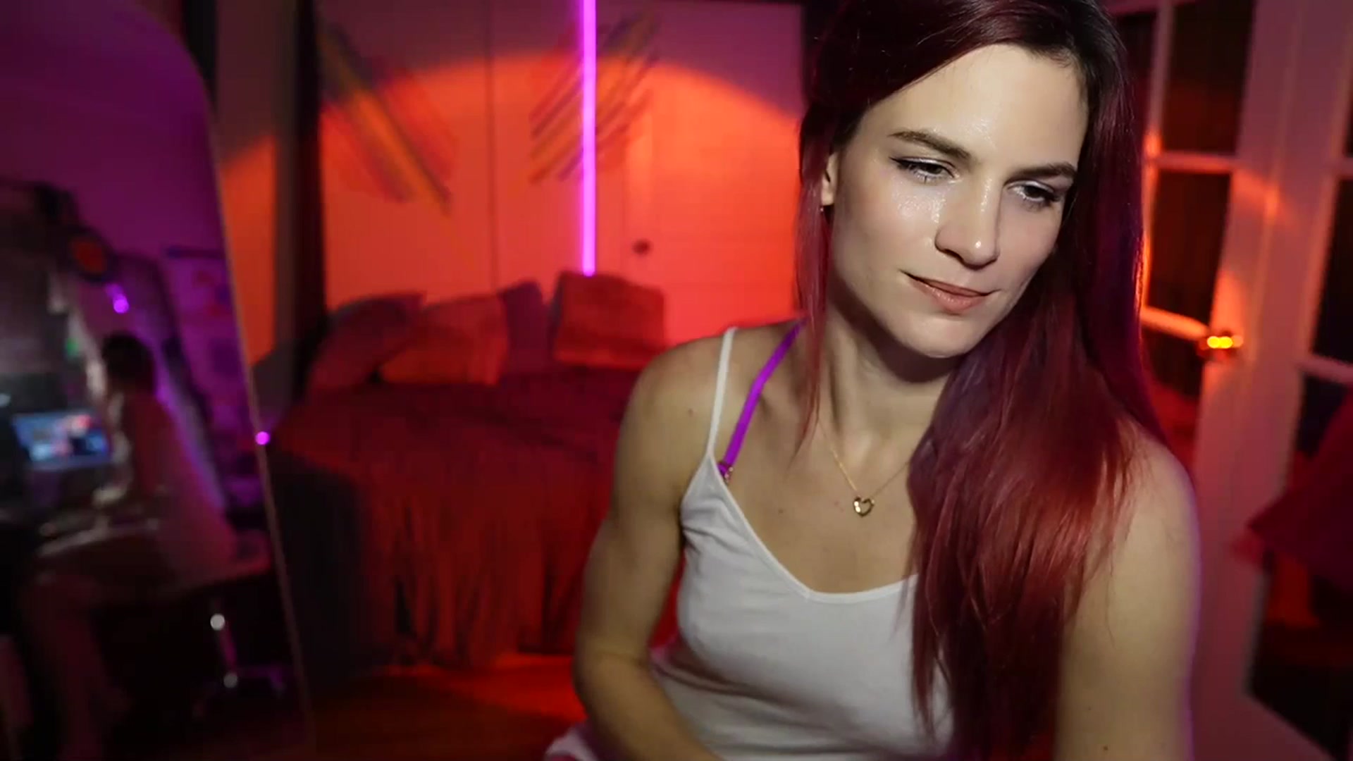Gallery image thumbnail from Gia_Xxxmas's myfreecams stream on, 12/05/2023, 04:41 image 18 of 20