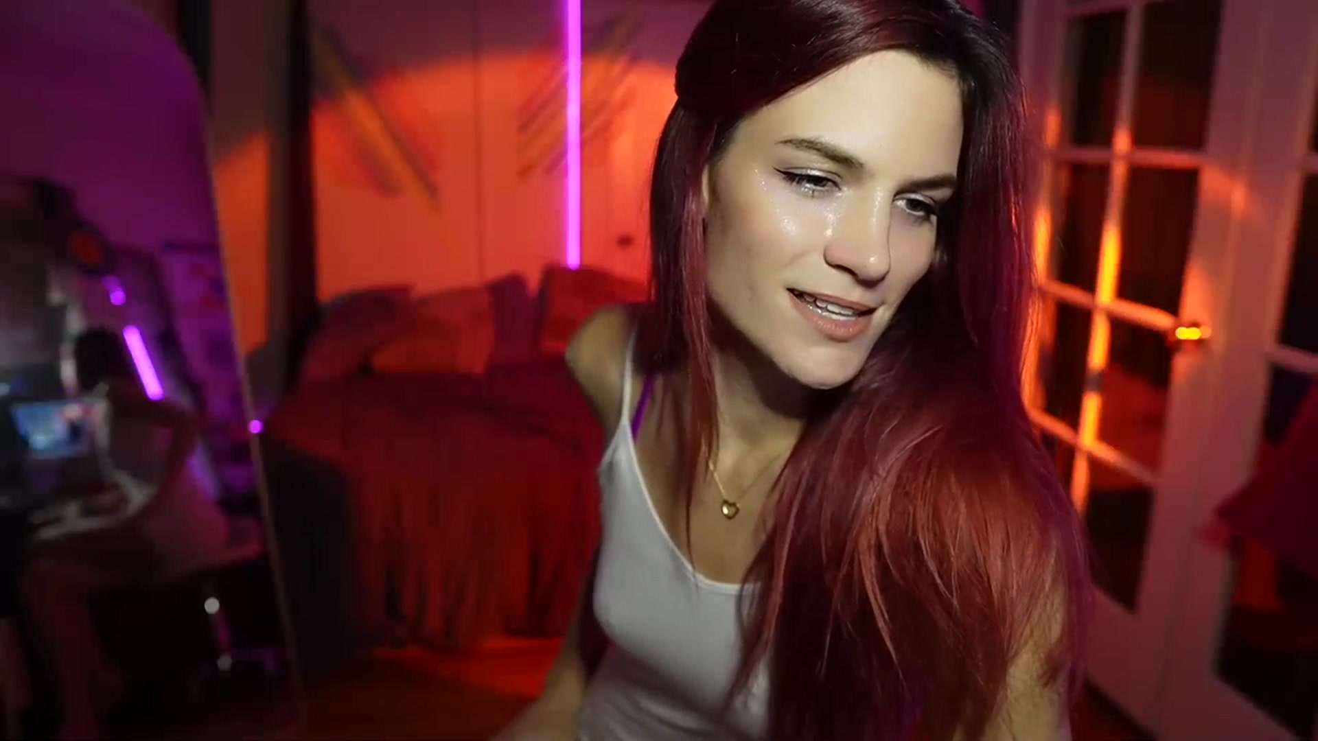 Gallery image thumbnail from Gia_Xxxmas's myfreecams stream on, 12/05/2023, 04:41 image 15 of 20