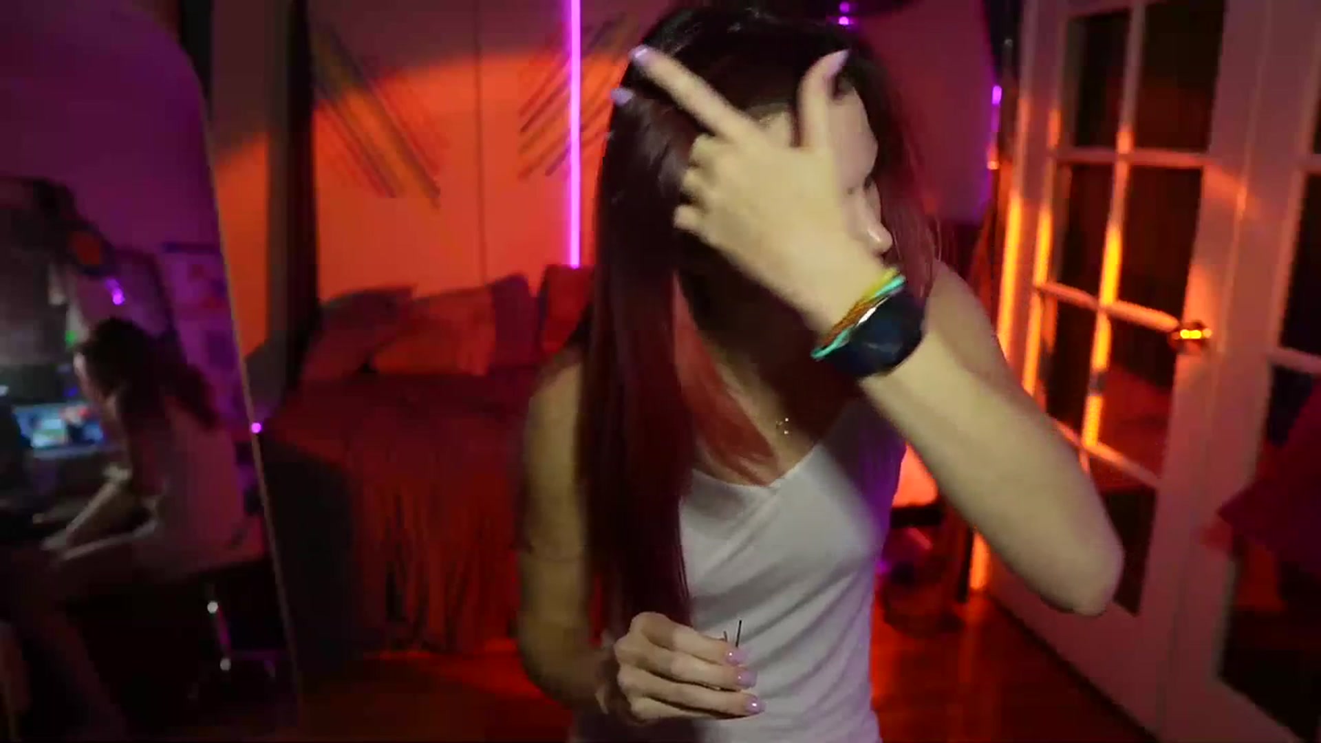 Gallery image thumbnail from Gia_Xxxmas's myfreecams stream on, 12/05/2023, 04:41 image 11 of 20