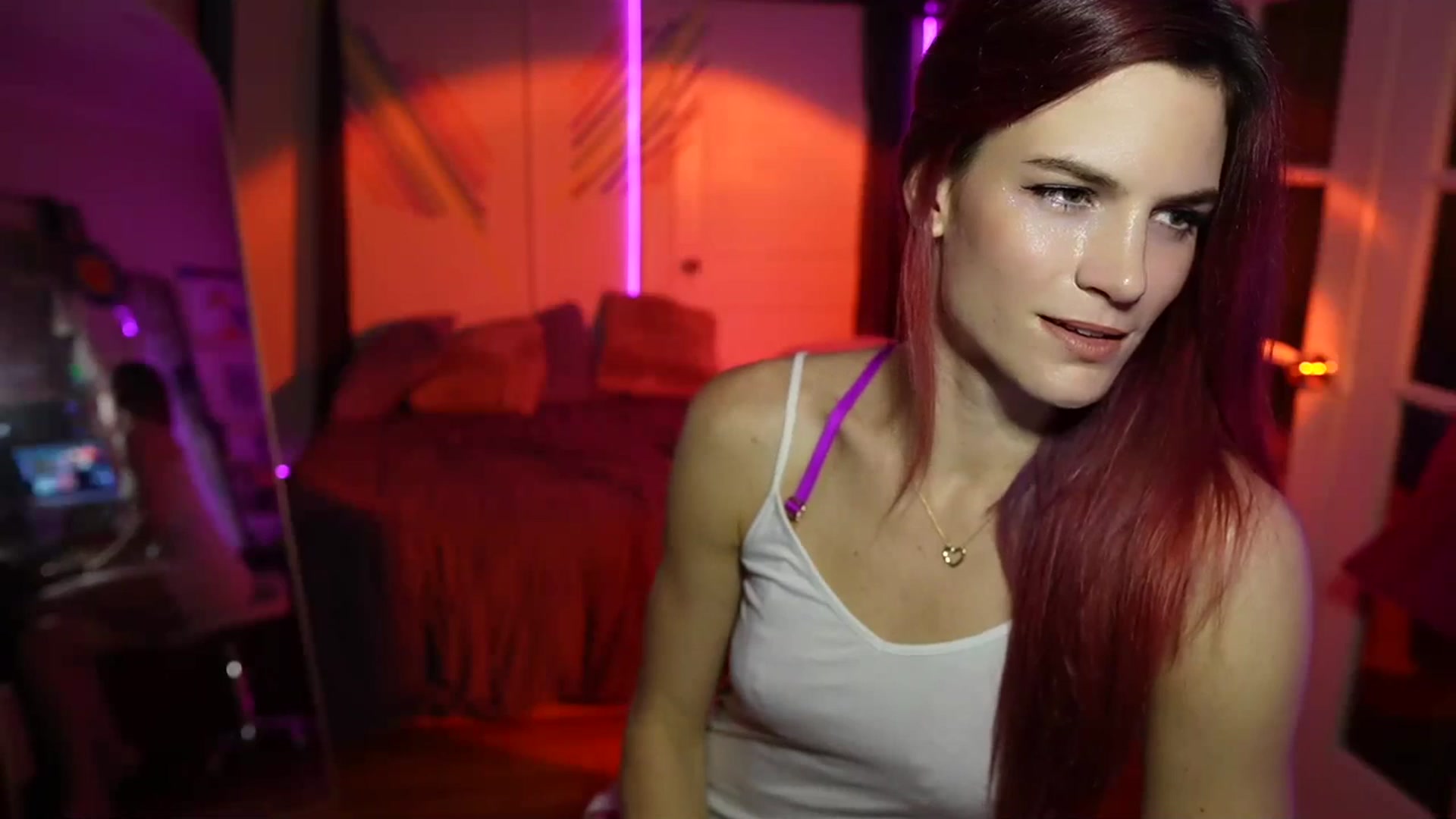 Gallery image thumbnail from Gia_Xxxmas's myfreecams stream on, 12/05/2023, 04:41 image 19 of 20