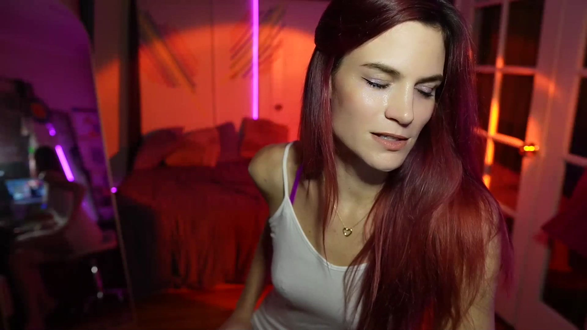 Gallery image thumbnail from Gia_Xxxmas's myfreecams stream on, 12/05/2023, 04:41 image 16 of 20