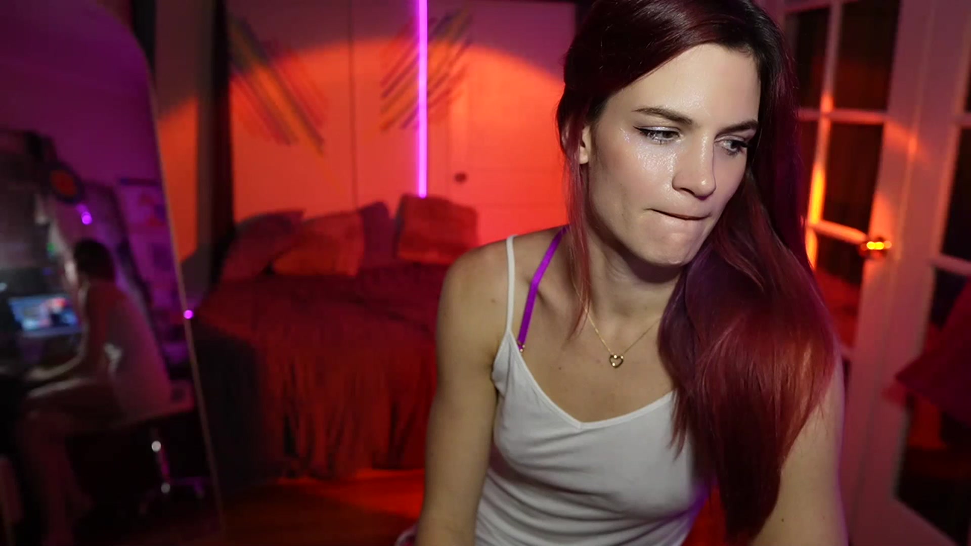 Gallery image thumbnail from Gia_Xxxmas's myfreecams stream on, 12/05/2023, 04:41 image 17 of 20